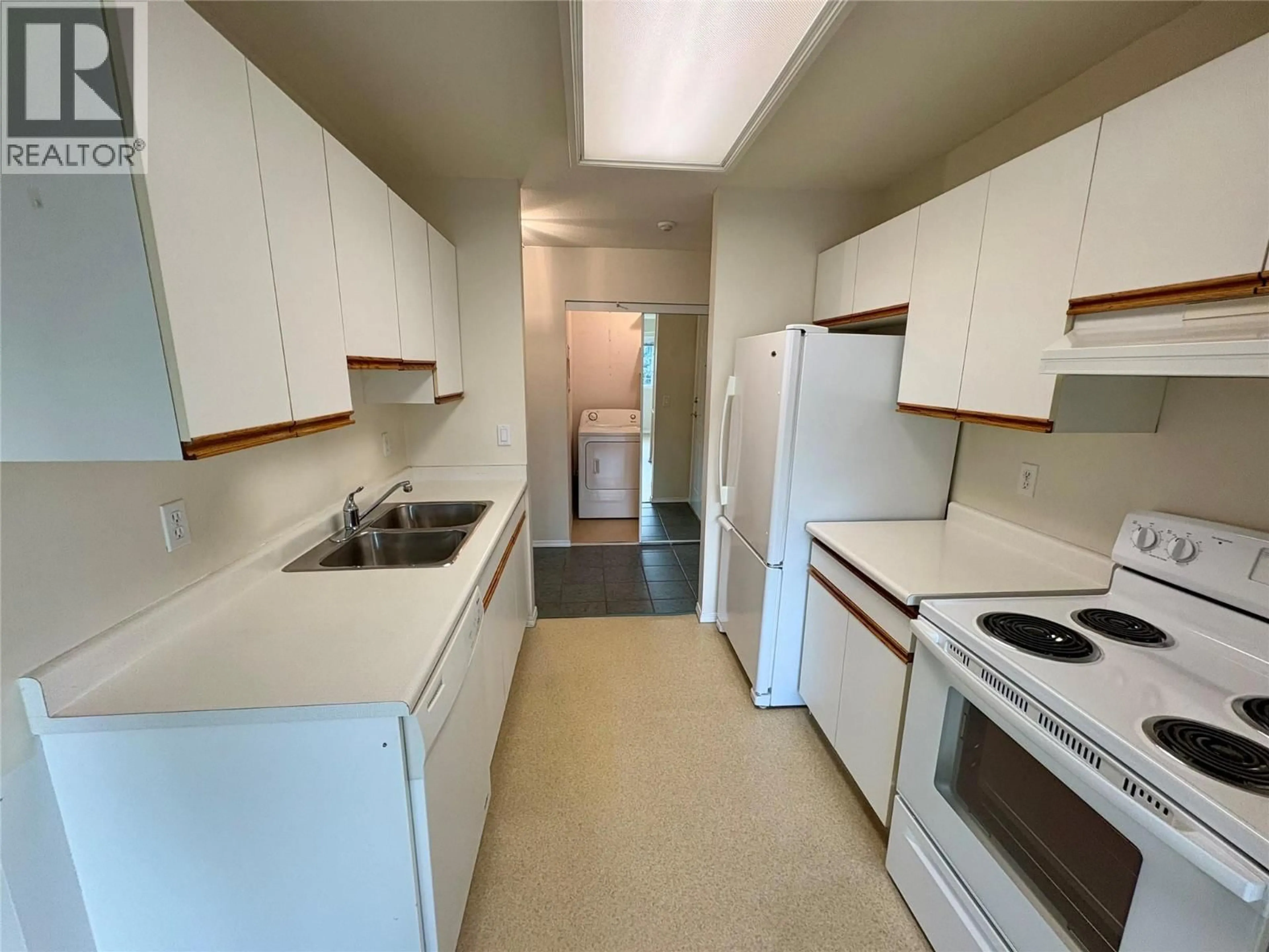 Standard kitchen, unknown for 405 - 3609 30 AVENUE, Vernon British Columbia V1T2E6