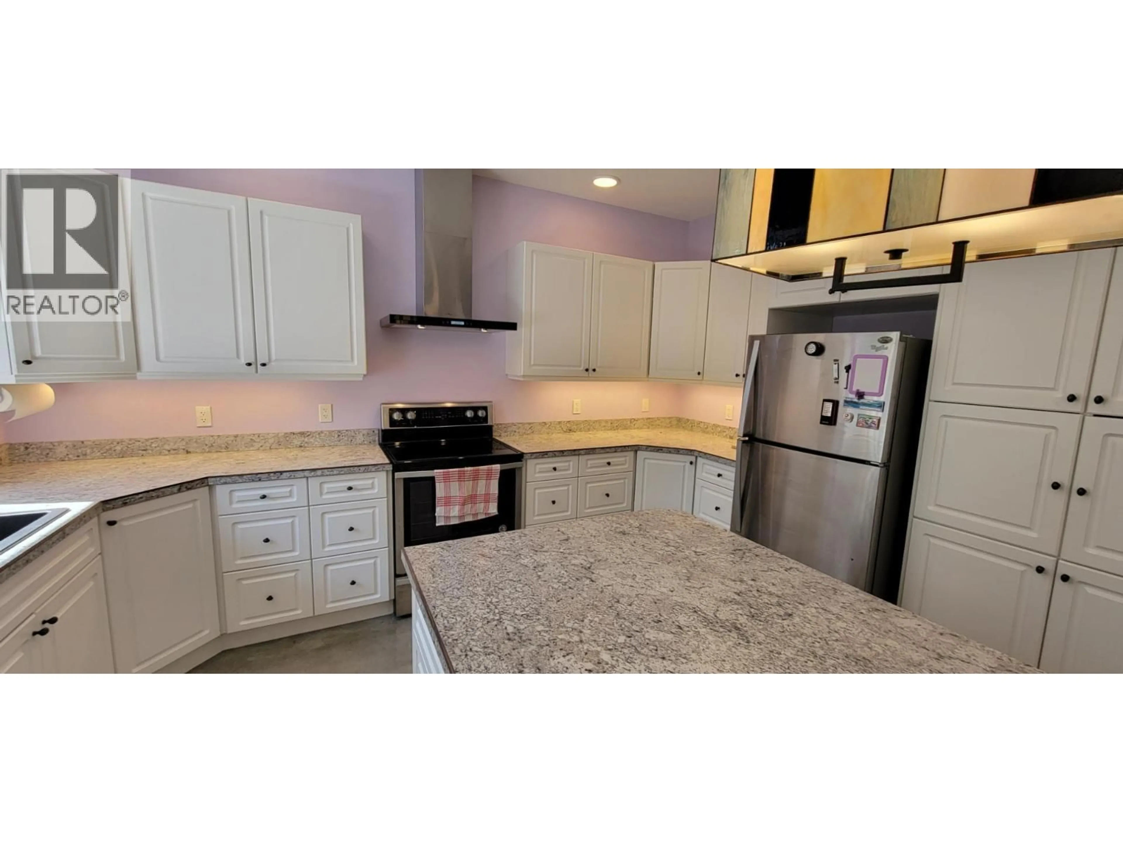 Open concept kitchen, ceramic/tile floor for 515 9TH AVENUE, New Denver British Columbia V0G1S0