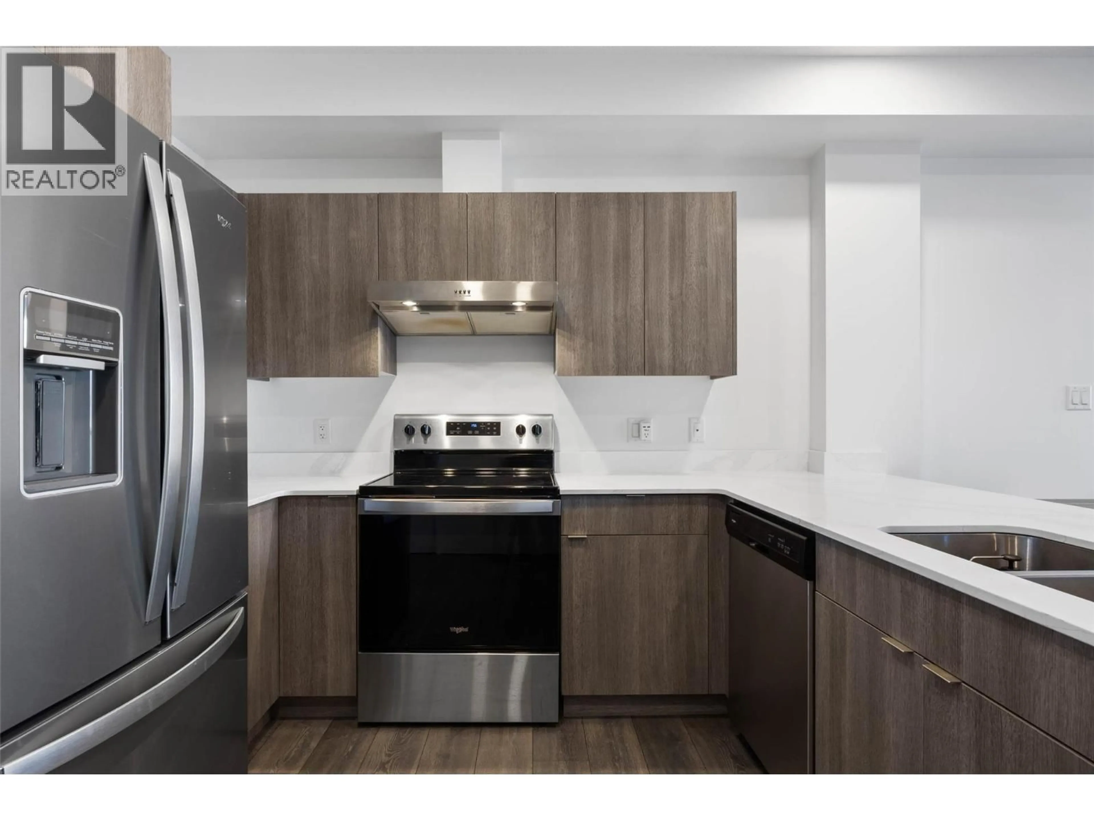 Standard kitchen, wood/laminate floor for 518 - 444 ST PAUL STREET, Kamloops British Columbia V2C2J6