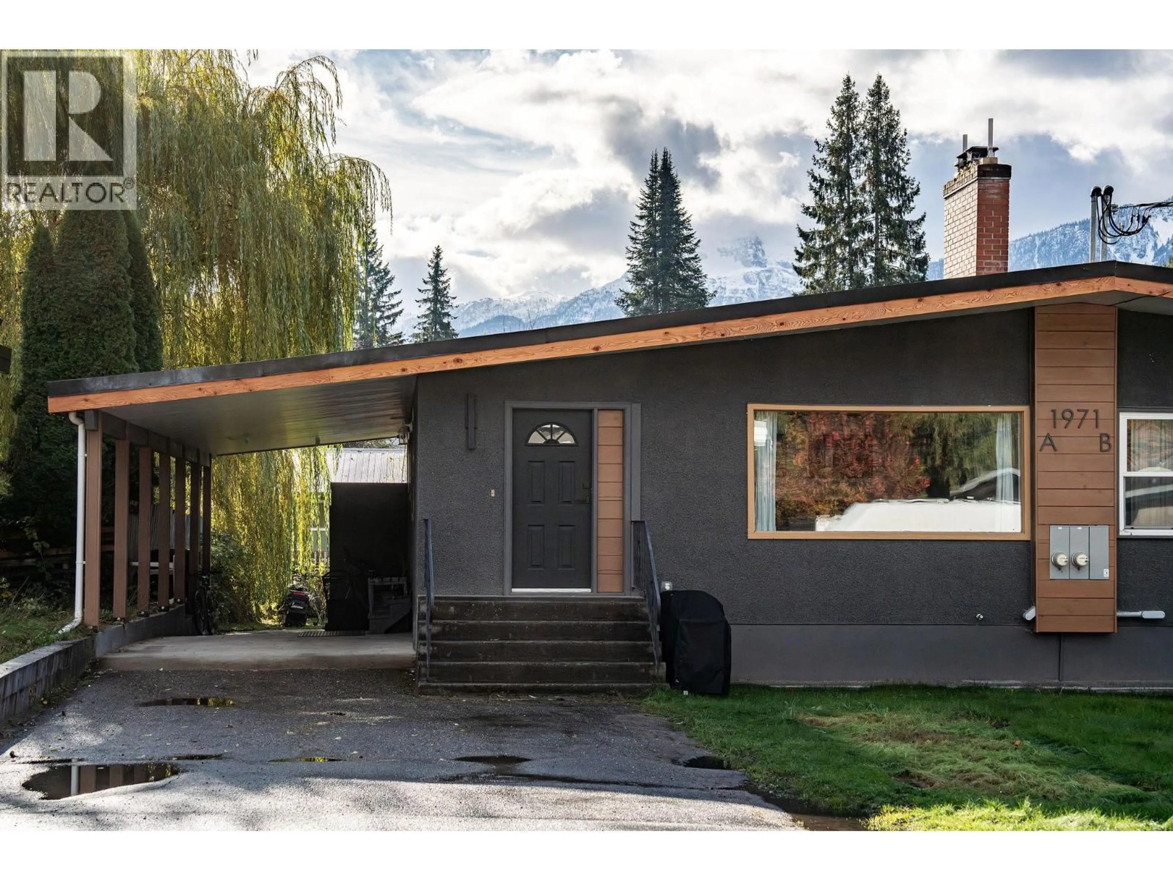 Home with vinyl exterior material, street for A - 1971 FAIRWAY ROAD, Revelstoke British Columbia V0E2S0