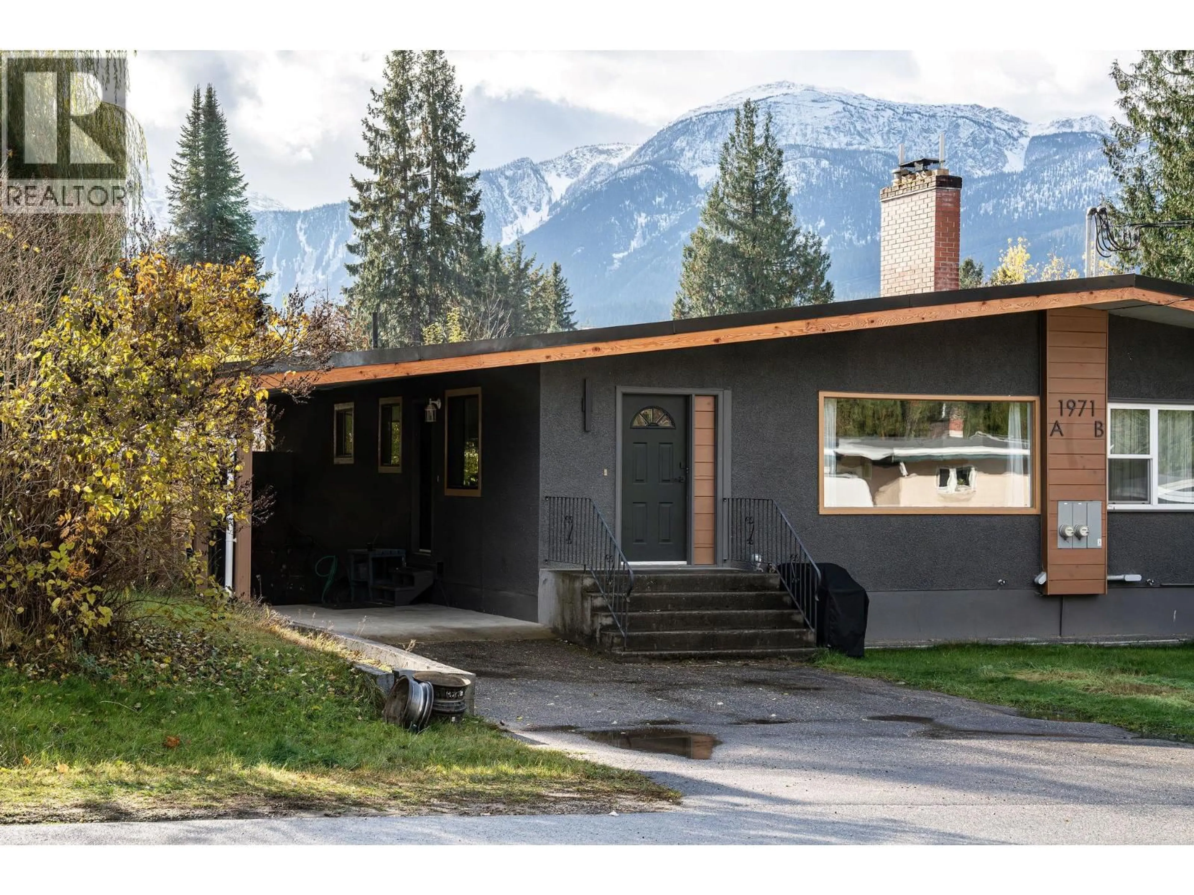 Home with vinyl exterior material, mountain view for A - 1971 FAIRWAY ROAD, Revelstoke British Columbia V0E2S0