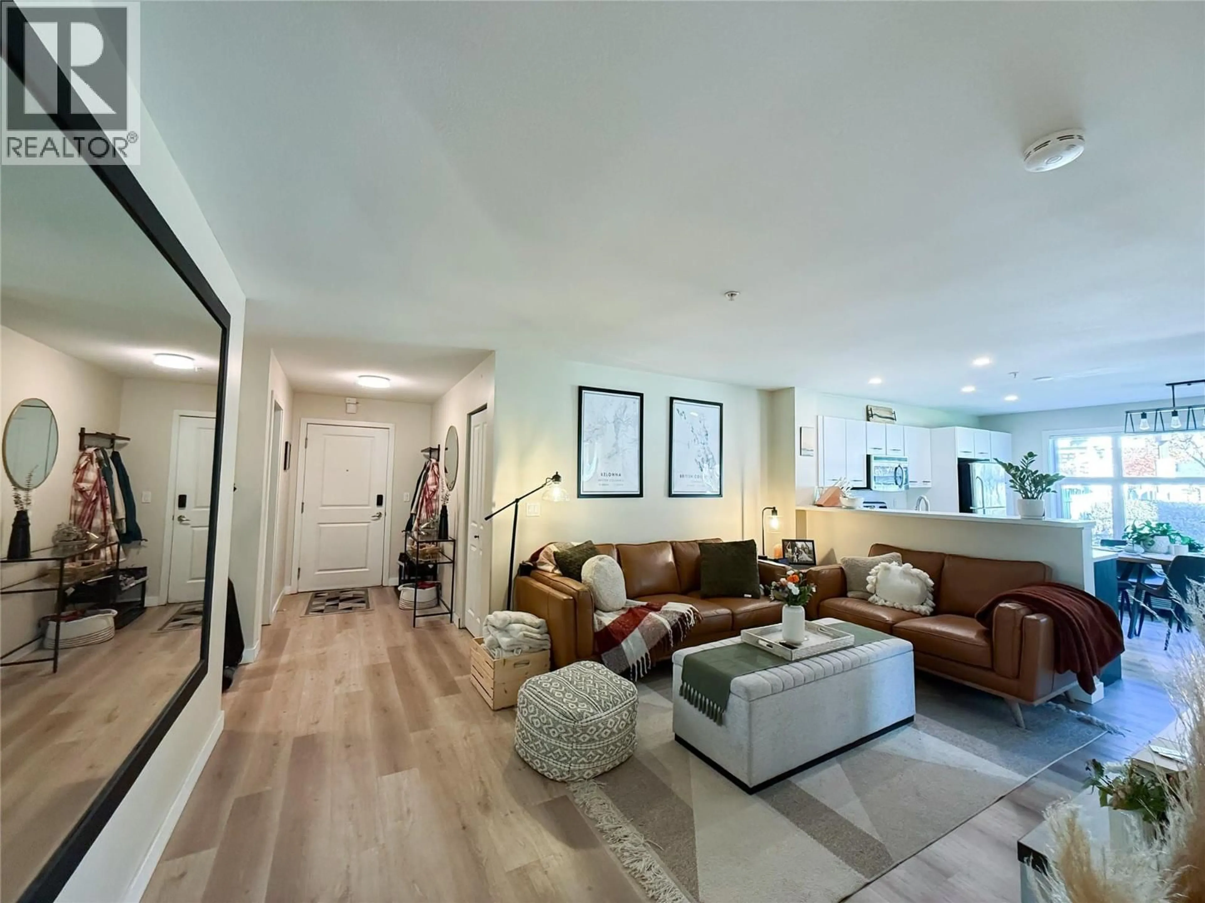 Living room with furniture, unknown for 114 - 533 YATES ROAD, Kelowna British Columbia V1V2T7