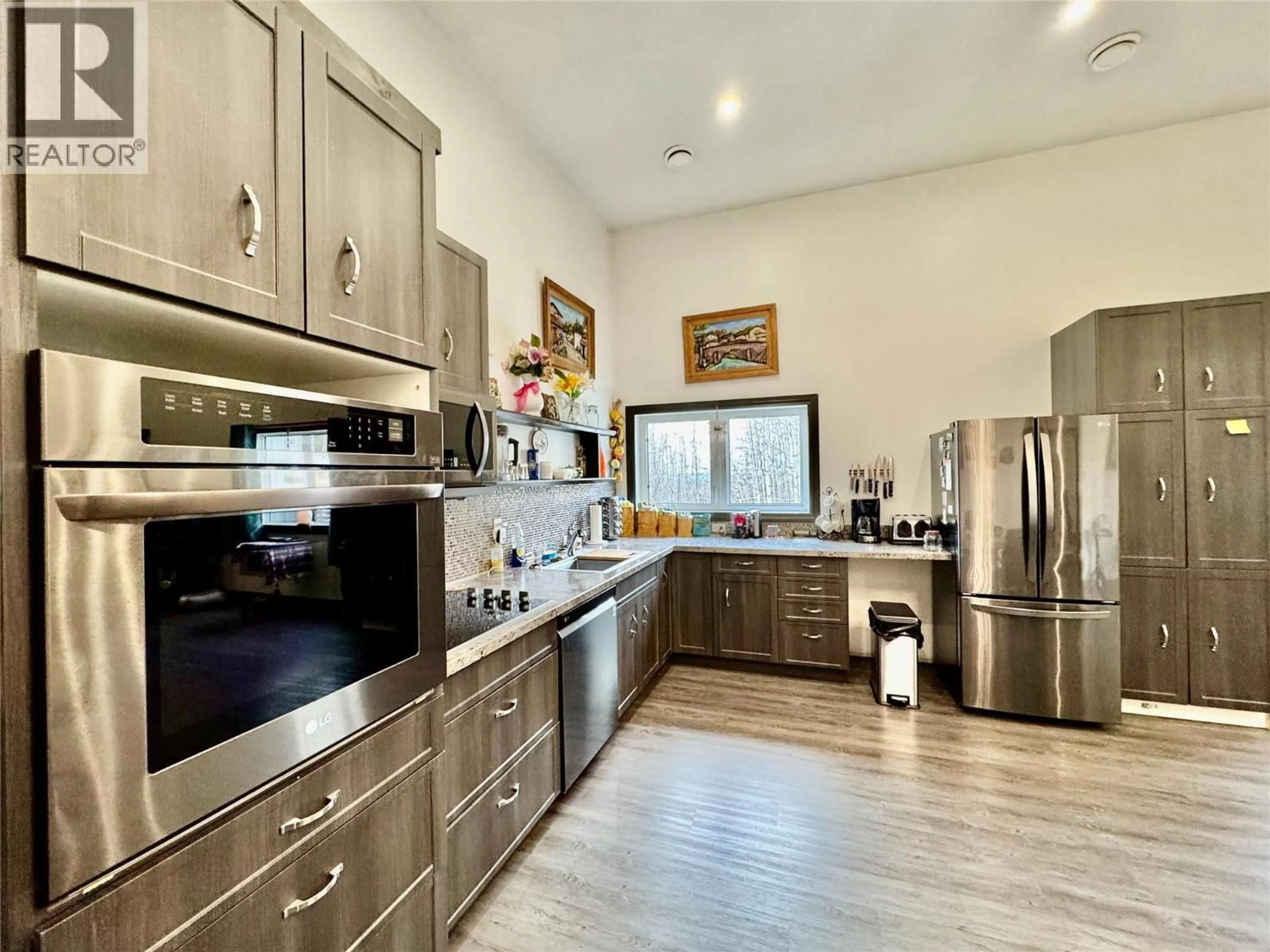 Open concept kitchen, unknown for 227 PATTERSON ROAD, Dawson Creek British Columbia V0C2C0