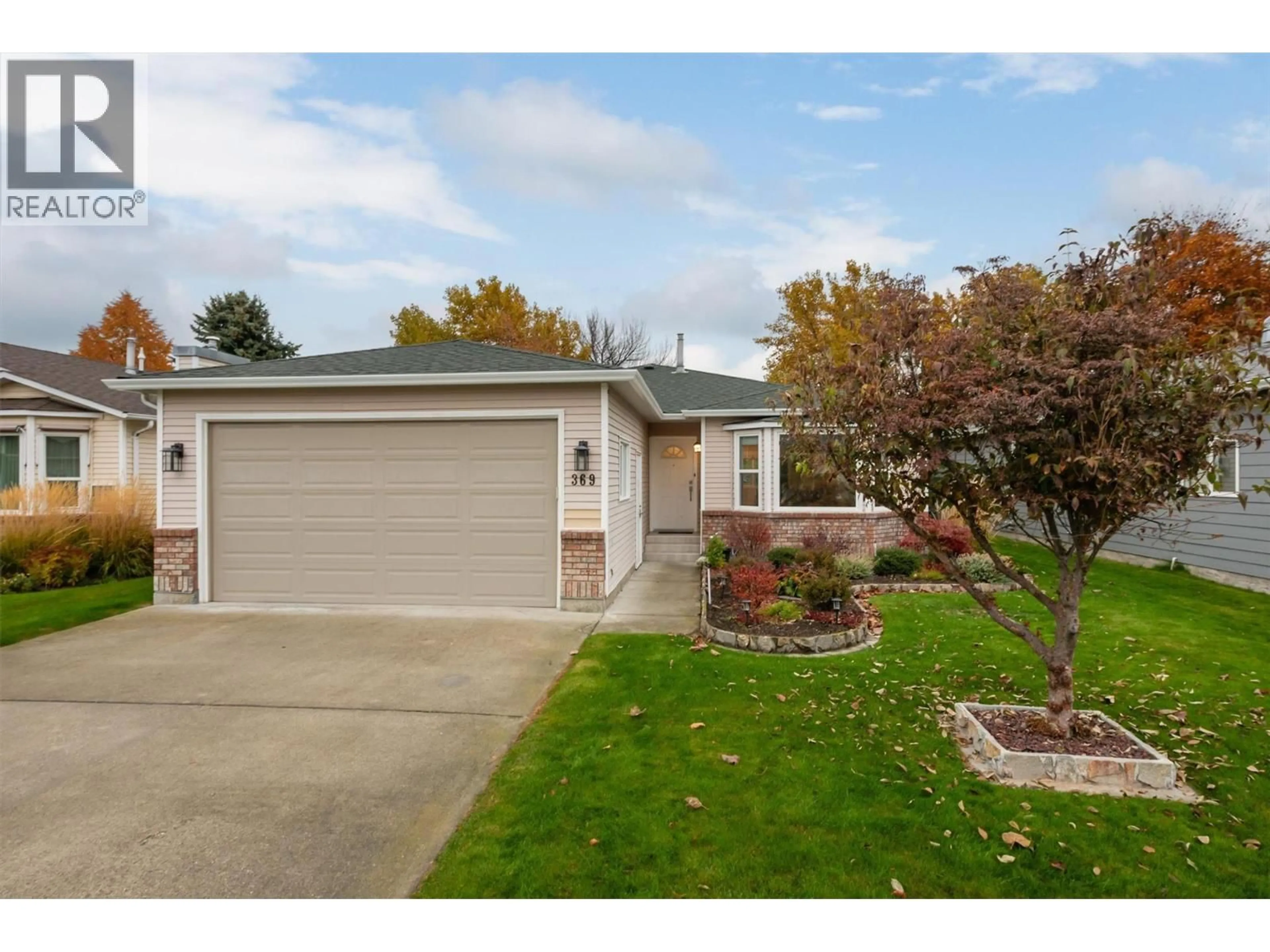 Home with vinyl exterior material, street for 369 - 1260 RAYMER AVENUE, Kelowna British Columbia V1W3S6