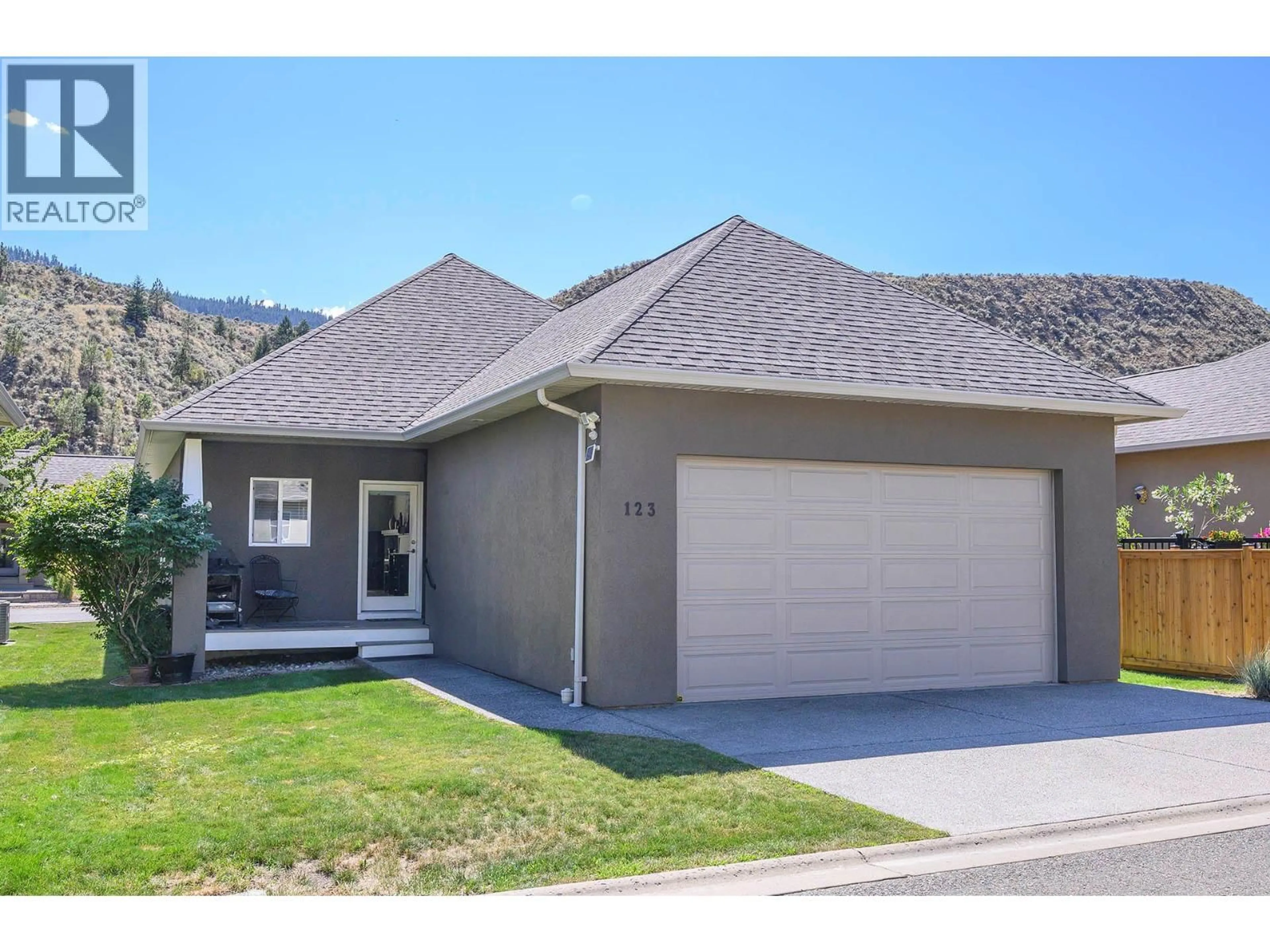 Home with vinyl exterior material, street for 123 - 2920 VALLEYVIEW DRIVE, Kamloops British Columbia V2C0A8