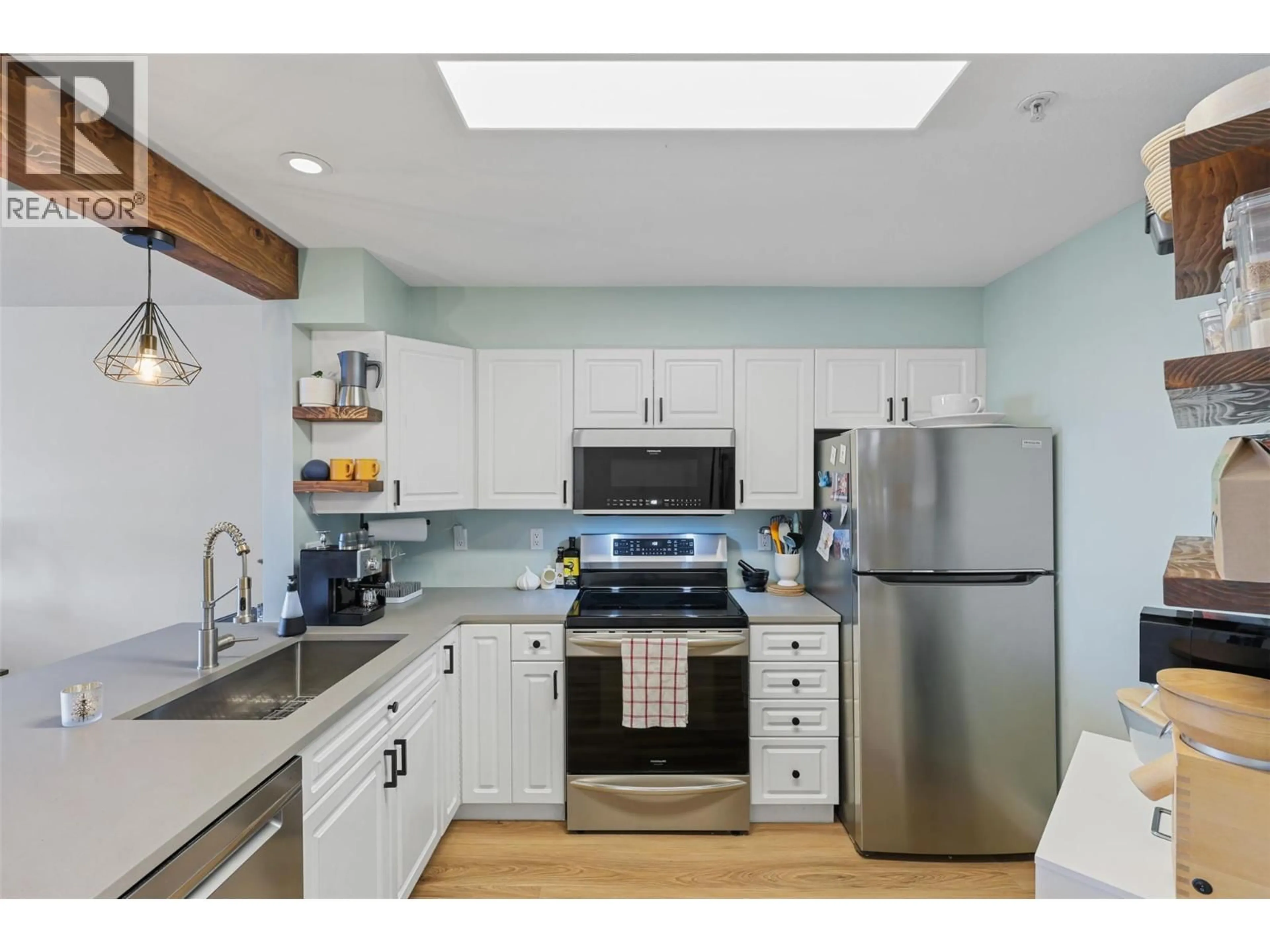 Standard kitchen, unknown for 309 - 1120 HUGH ALLAN DRIVE, Kamloops British Columbia V1S1T4