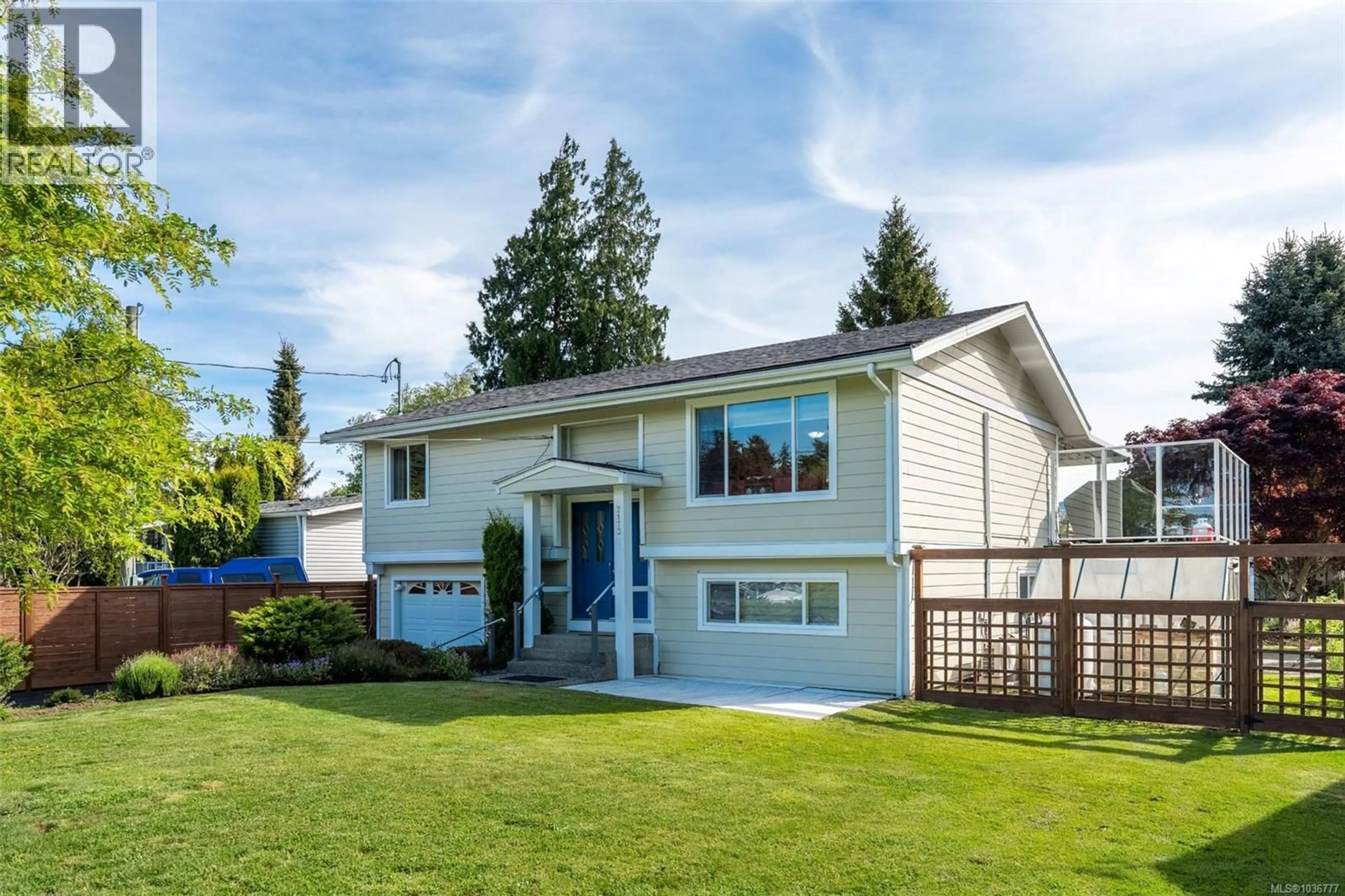 Home with vinyl exterior material, street for 2173 BANFORD PLACE, Sooke British Columbia V9Z0W6