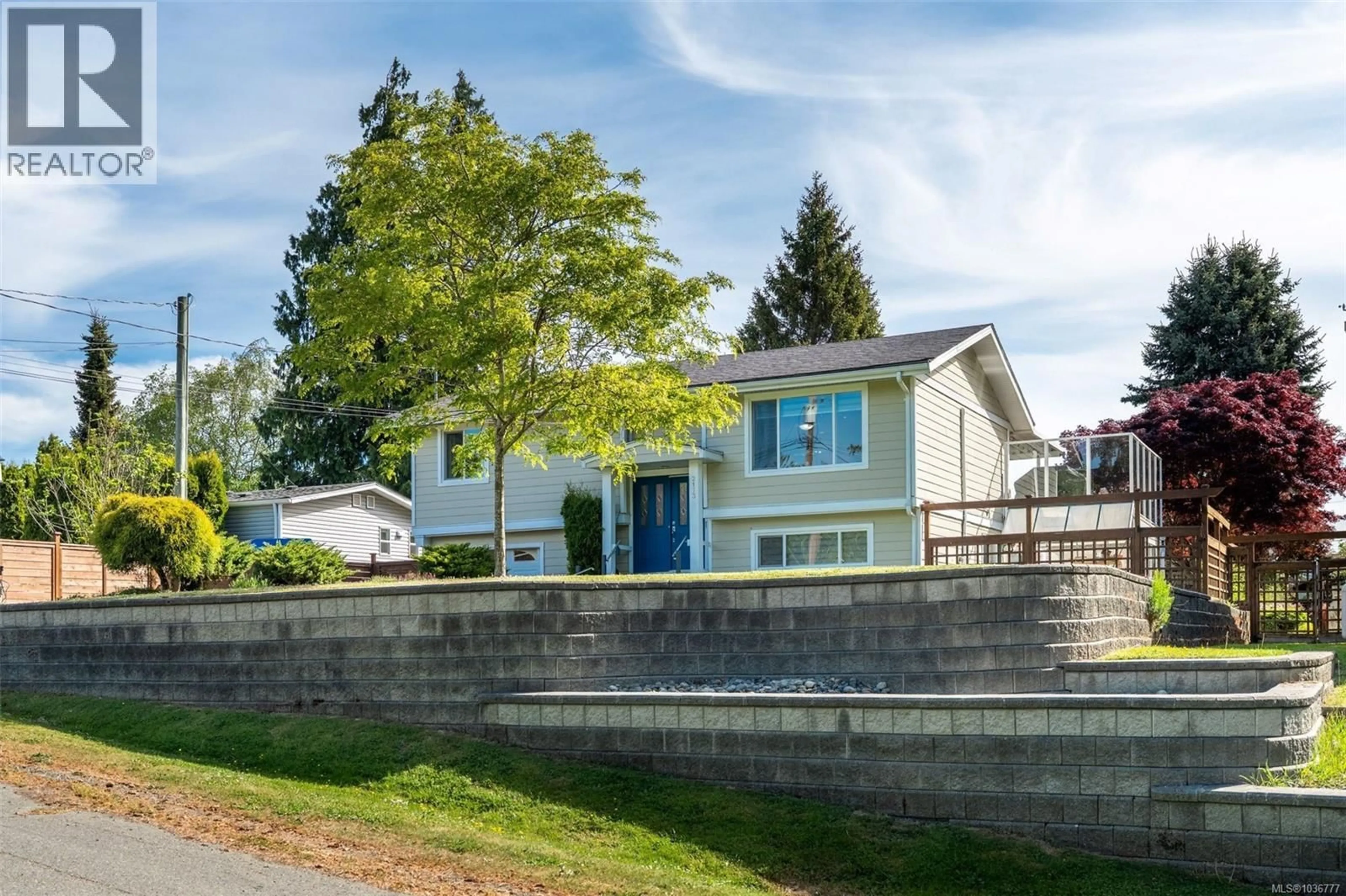 Home with vinyl exterior material, street for 2173 BANFORD PLACE, Sooke British Columbia V9Z0W6