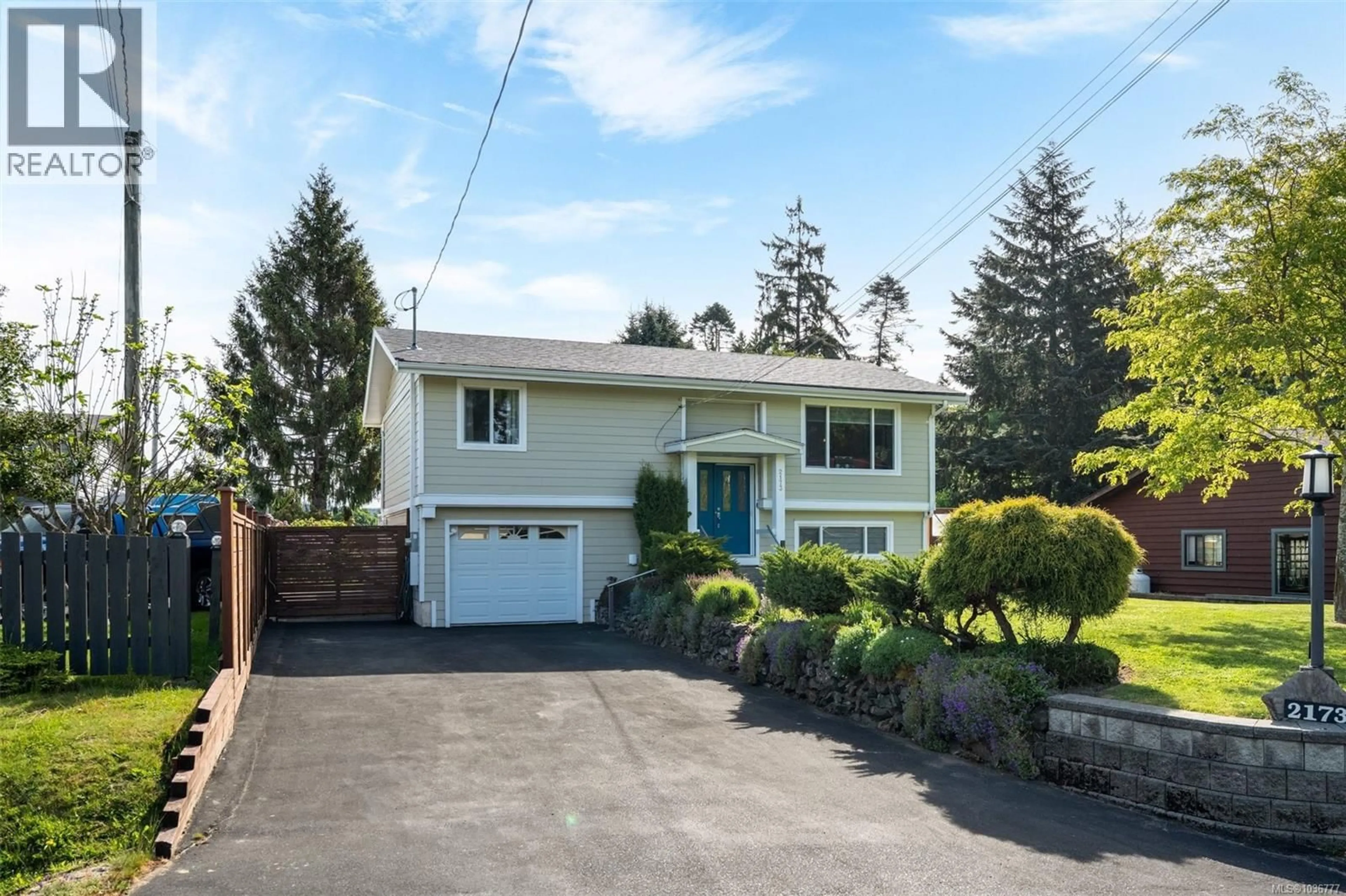 Home with vinyl exterior material, street for 2173 BANFORD PLACE, Sooke British Columbia V9Z0W6