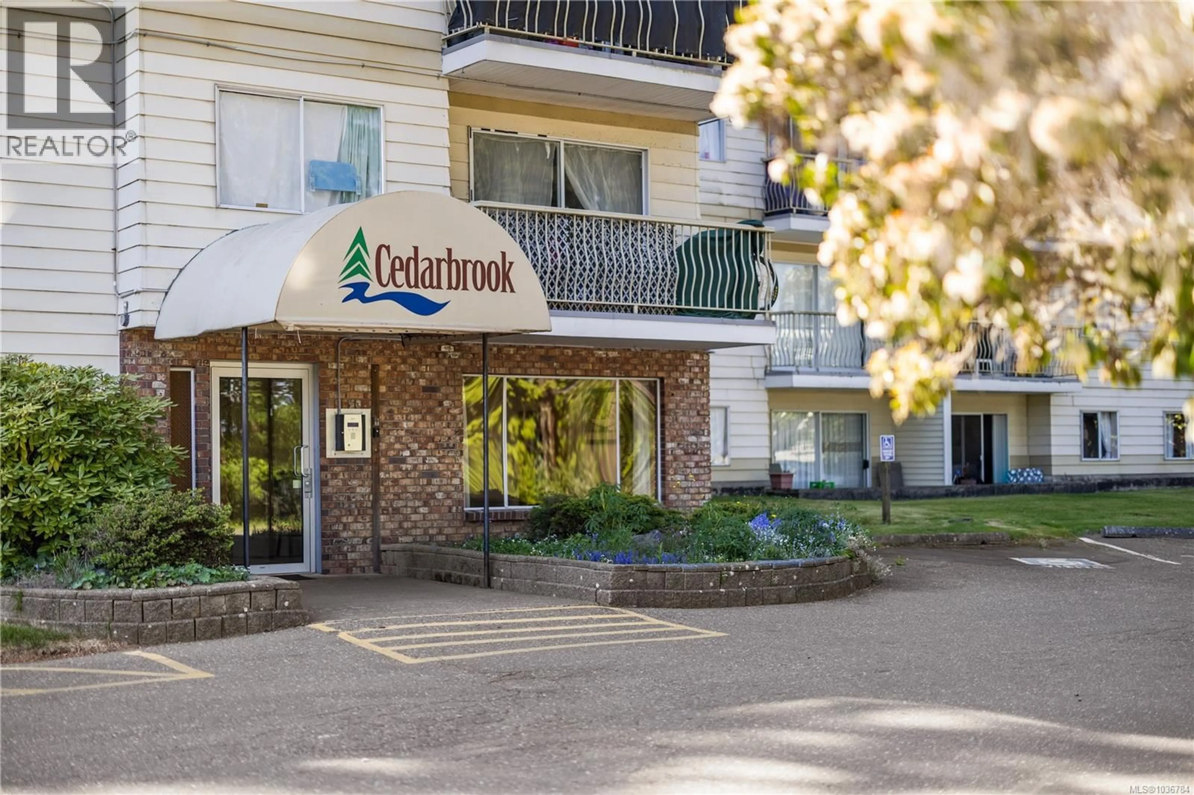 Patio, street for 103 - 322 BIRCH STREET, Campbell River British Columbia V9W2S6