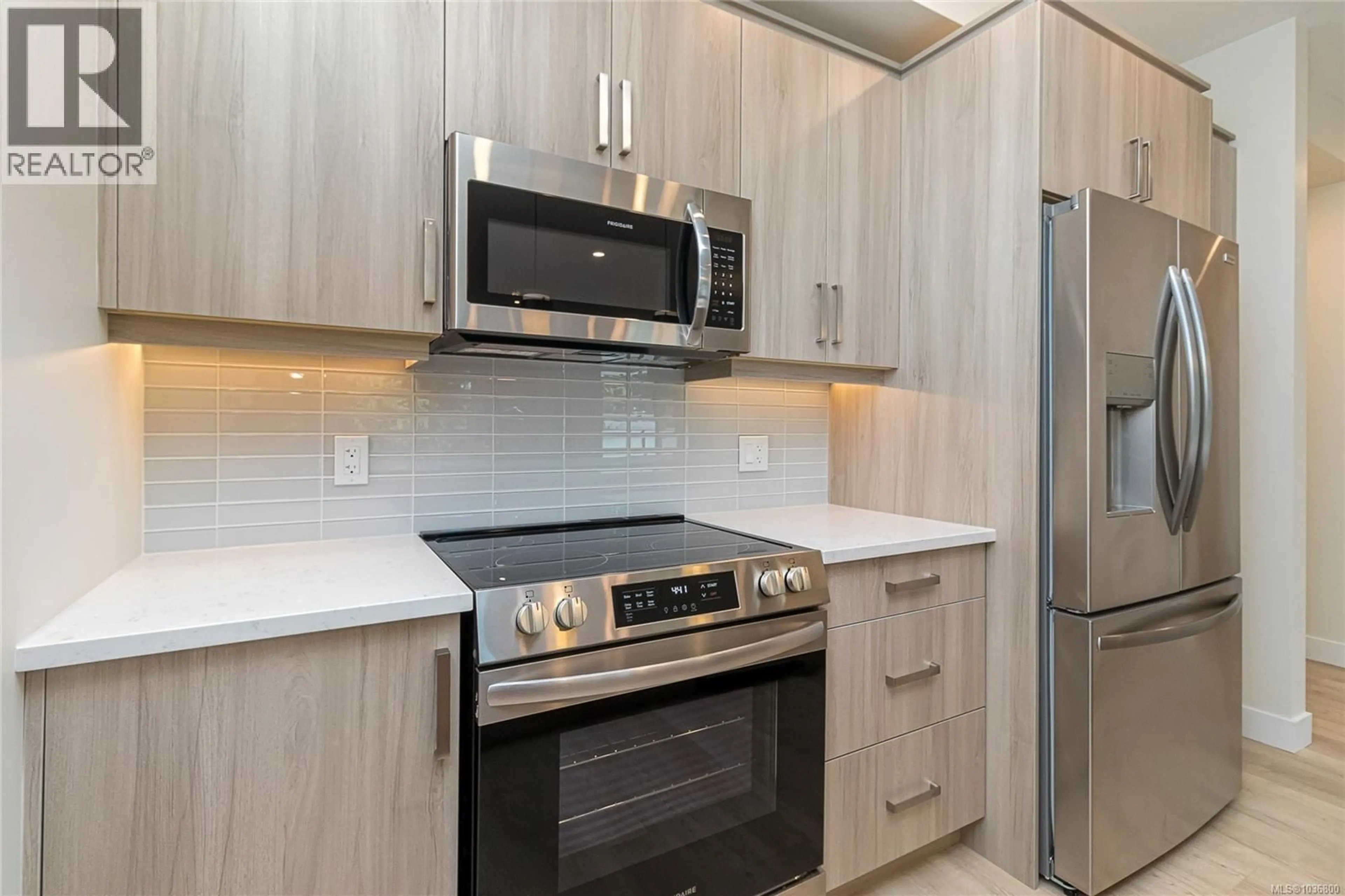 Standard kitchen, unknown for 405 - 924 JENKINS AVENUE, Langford British Columbia V9B2N7