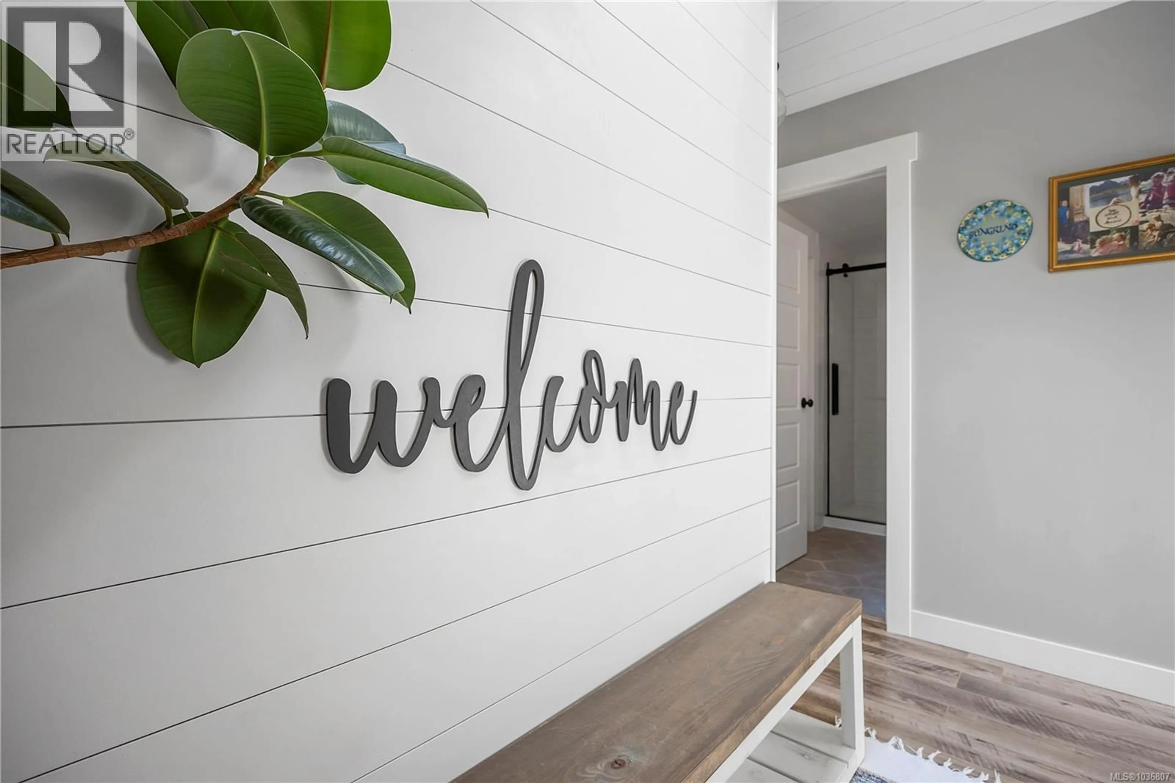 Indoor entryway for 1475 GEORGINA ROAD, Nanaimo British Columbia V9X1N9