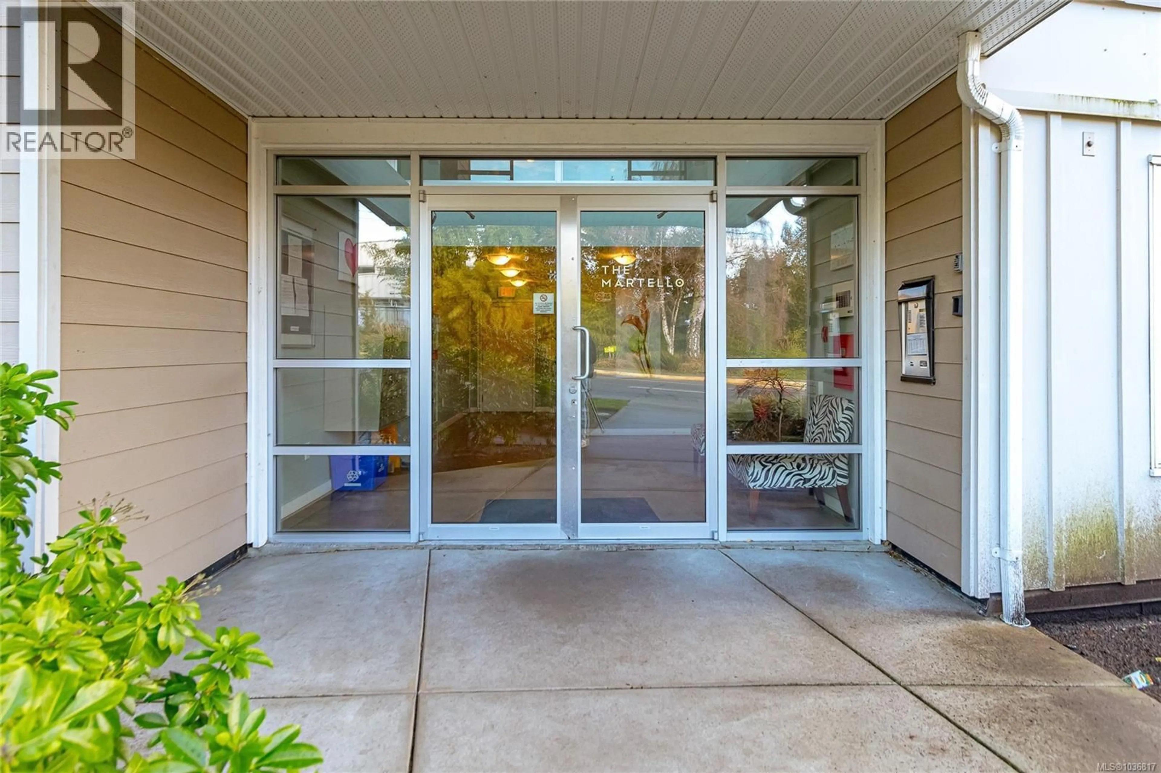 Indoor foyer for 313 - 1405 ESQUIMALT ROAD, Esquimalt British Columbia V9A0A4