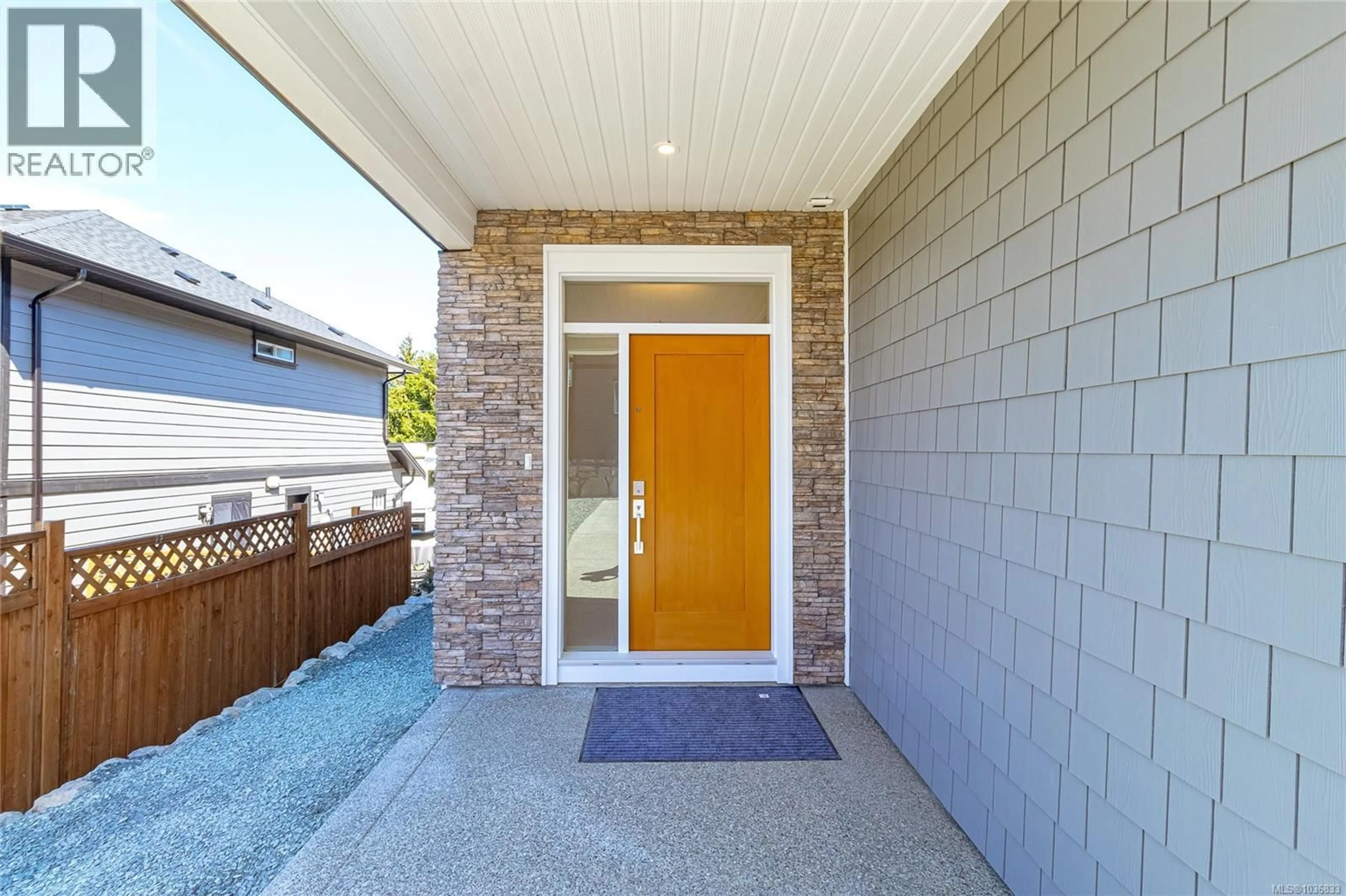 Indoor entryway for 780 RUSSELL ROAD, Ladysmith British Columbia V9G1W4
