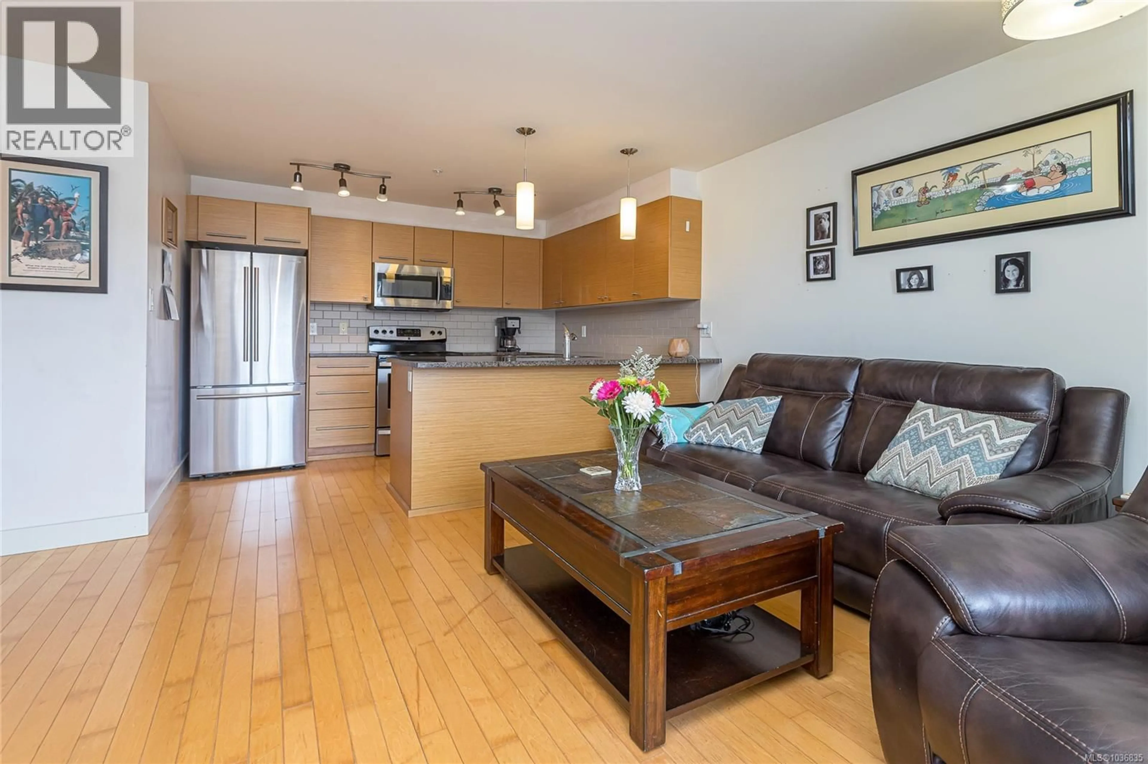 Unknown for 216 - 1315 ESQUIMALT ROAD, Esquimalt British Columbia V9A3P5