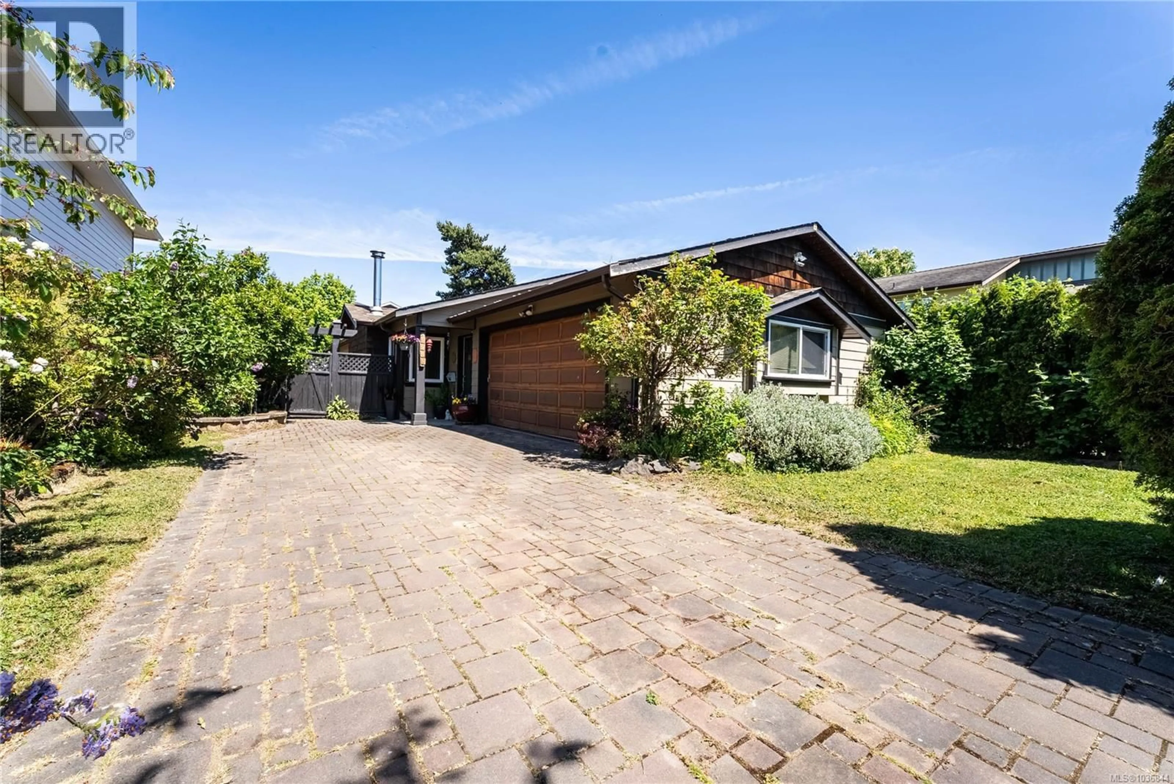 A pic from outside/outdoor area/front of a property/back of a property/a pic from drone, street for 9960 SWIFTSURE PLACE, Sidney British Columbia V8L4E4