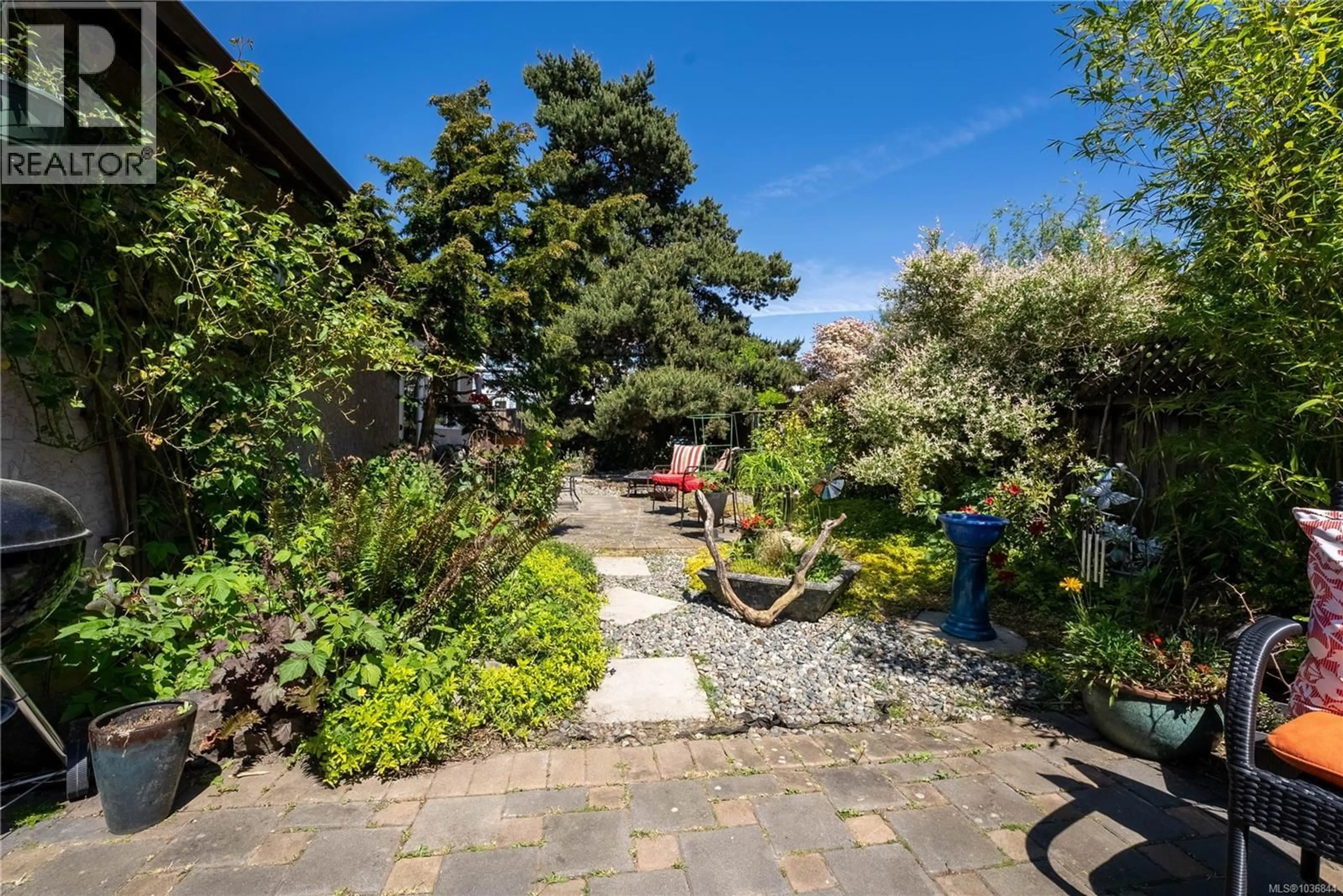 Patio, street for 9960 SWIFTSURE PLACE, Sidney British Columbia V8L4E4