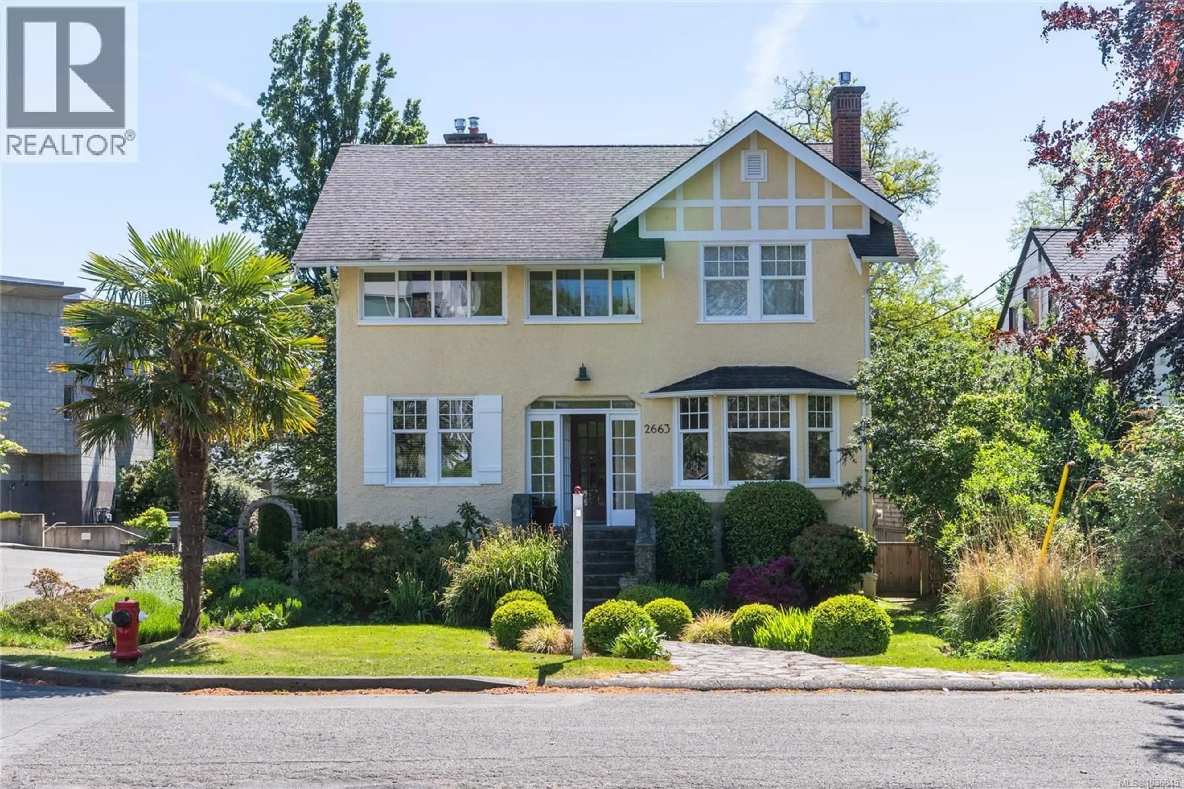 Home with vinyl exterior material, street for 2663 ORCHARD AVENUE, Oak Bay British Columbia V8S3B4