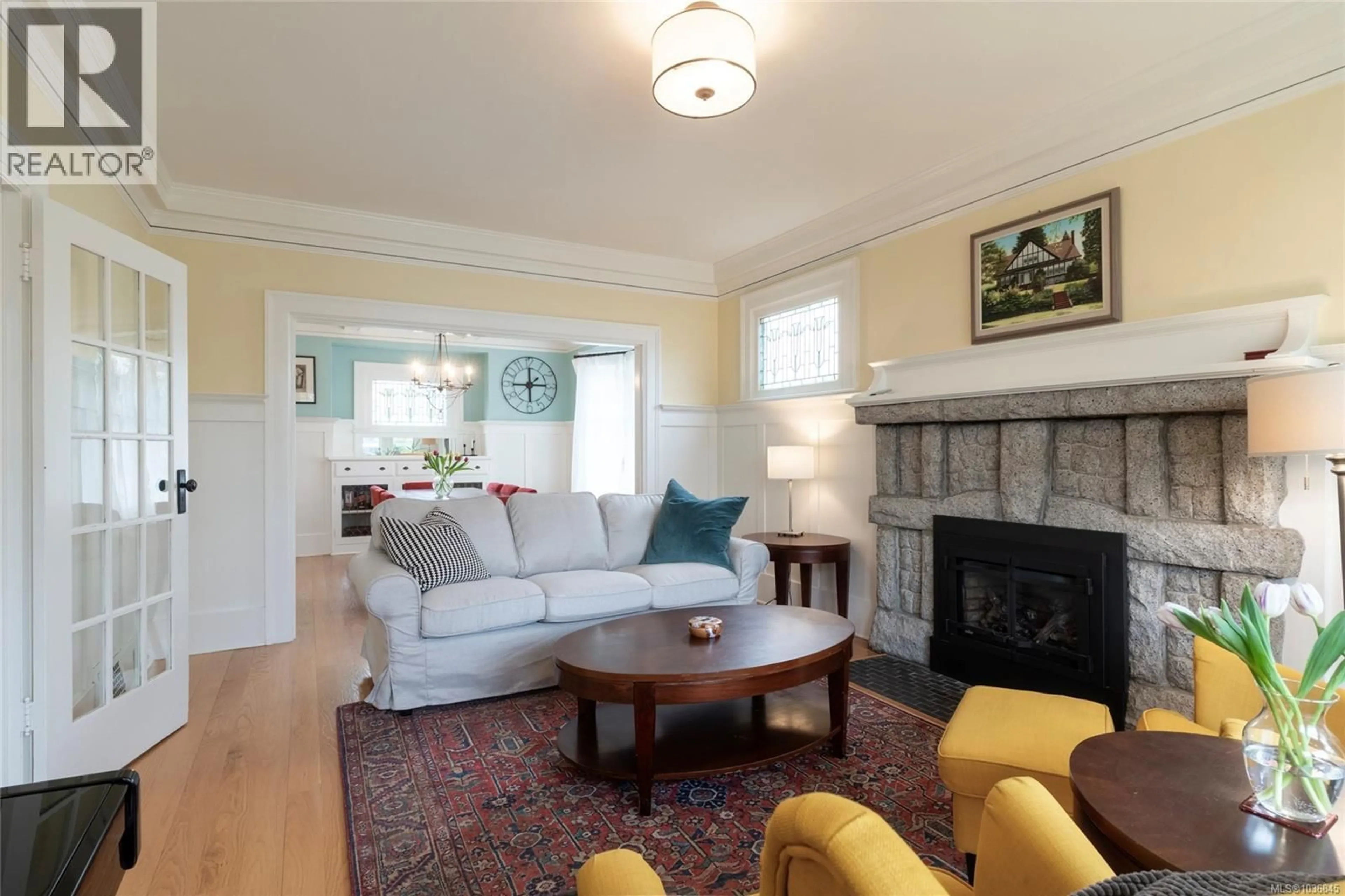 Living room with furniture, unknown for 2663 ORCHARD AVENUE, Oak Bay British Columbia V8S3B4