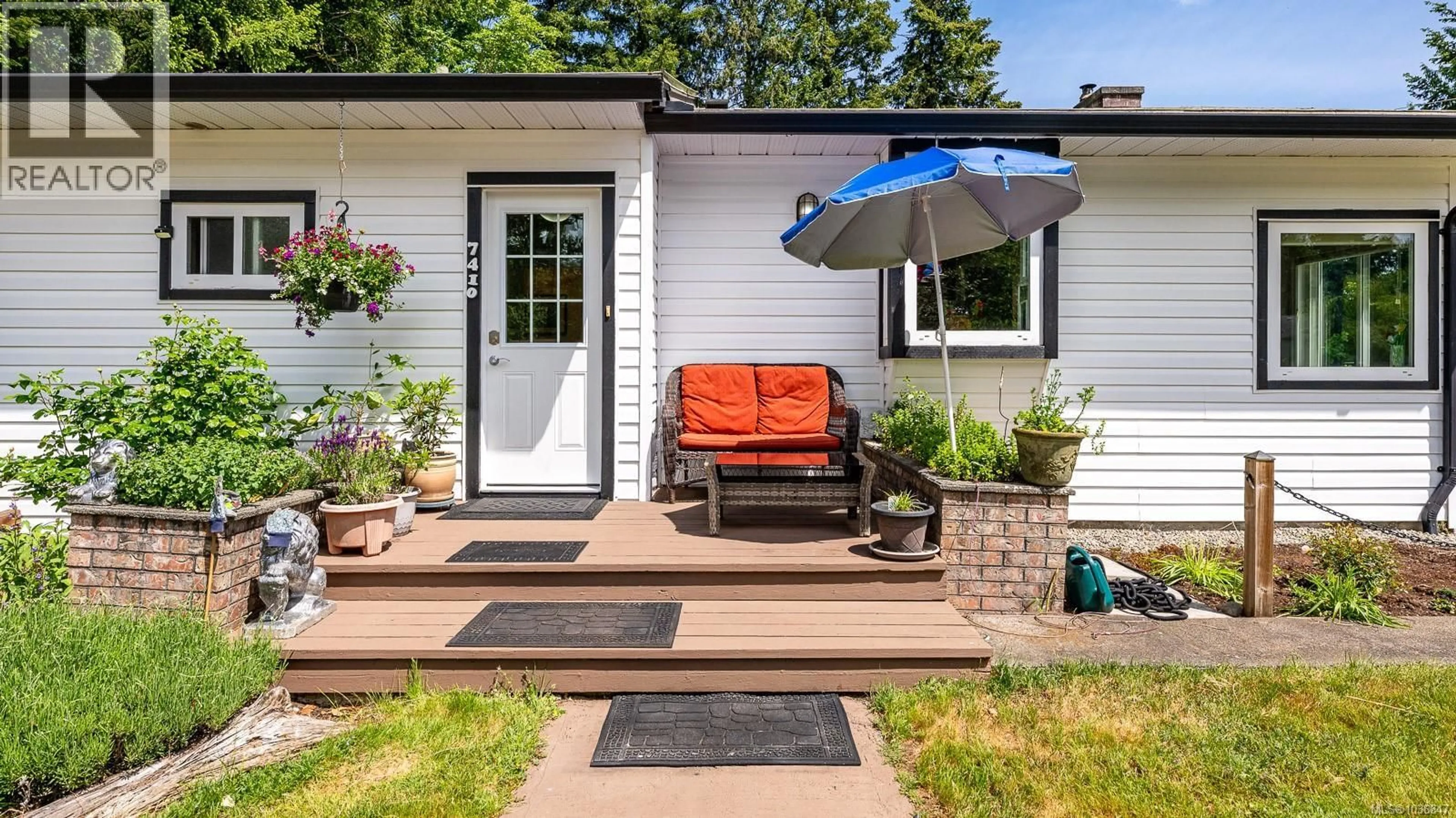 Patio, street for 7410 YAKE ROAD, Fanny Bay British Columbia V0R1W0