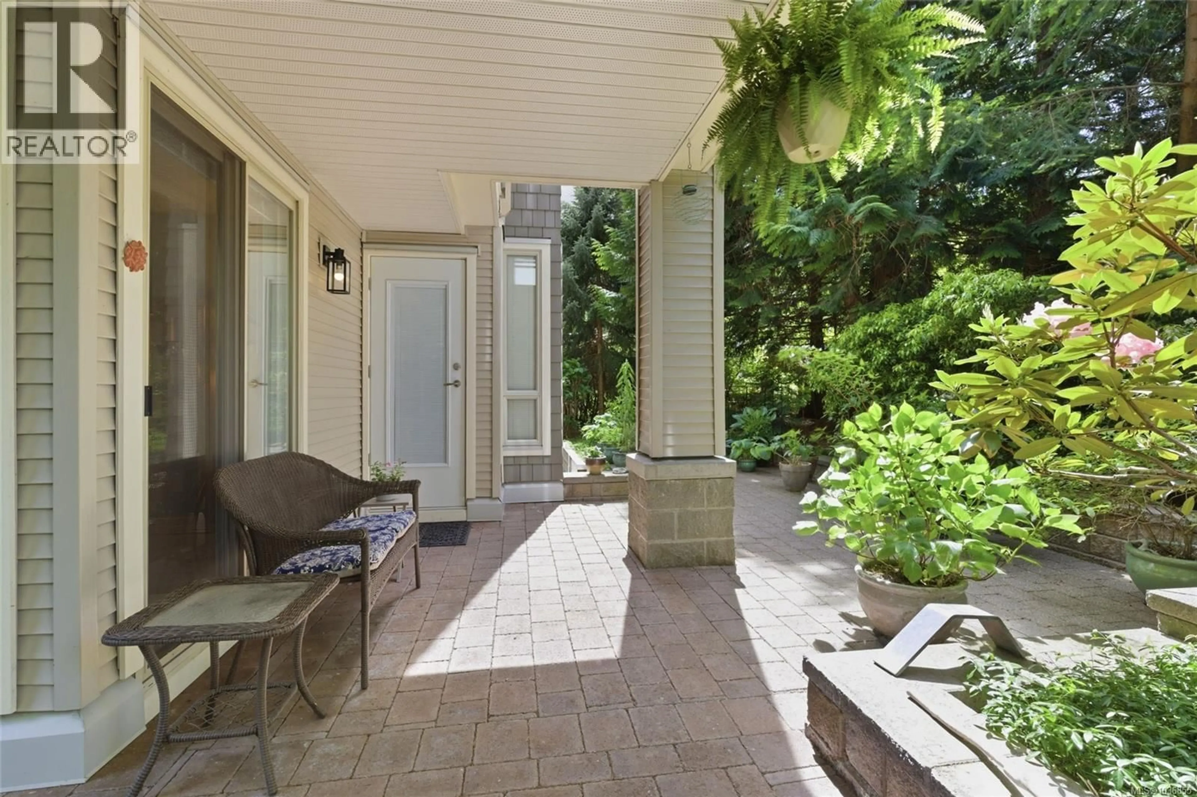 Patio, street for 114 - 5670 EDGEWATER LANE, Nanaimo British Columbia V9T6K1