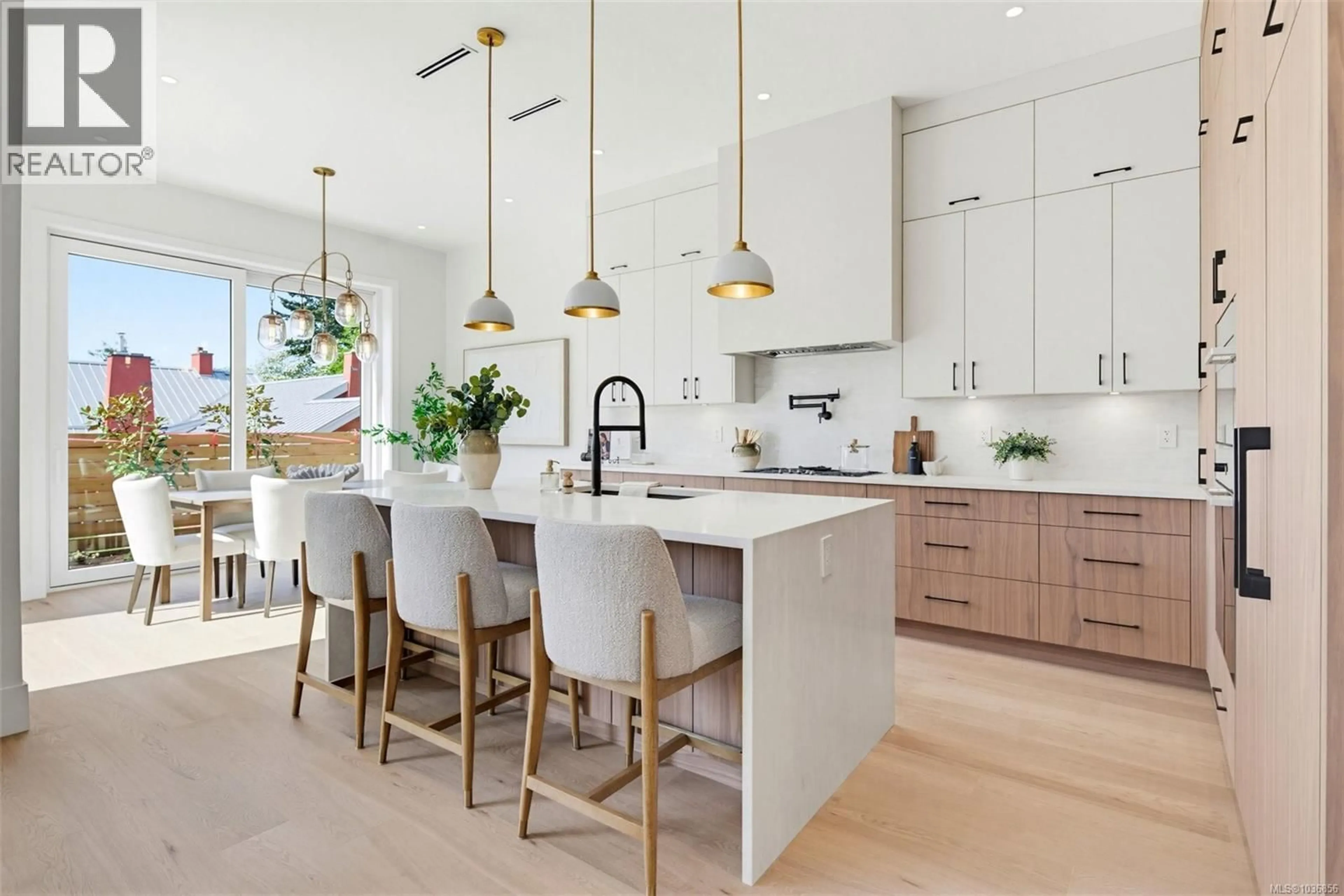 Contemporary kitchen, unknown for 2 - 3024 CADBORO BAY ROAD, Oak Bay British Columbia V8R5J9