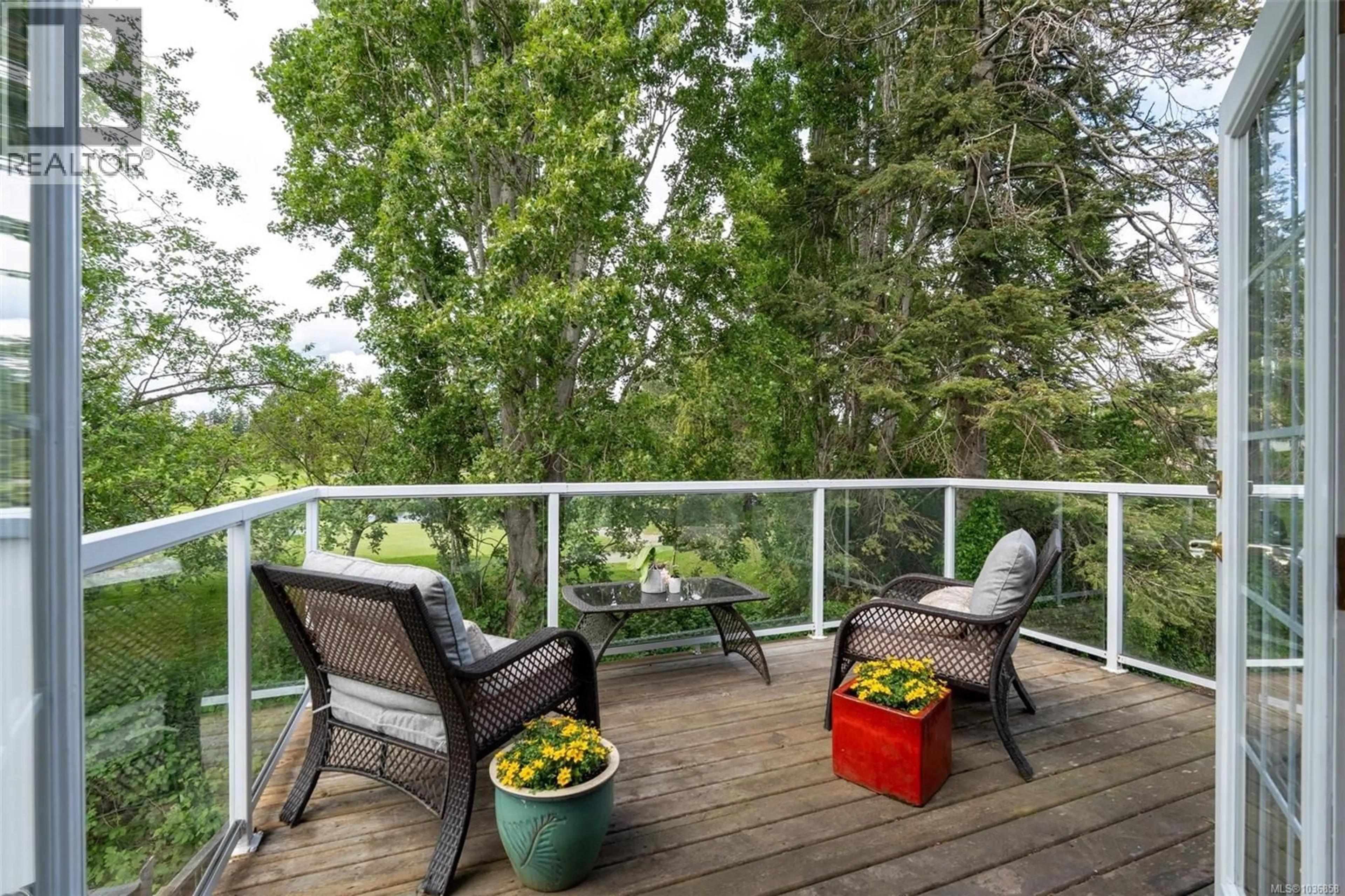 Patio, forest/trees view for 840 TILLICUM ROAD, Esquimalt British Columbia V9A1Z7
