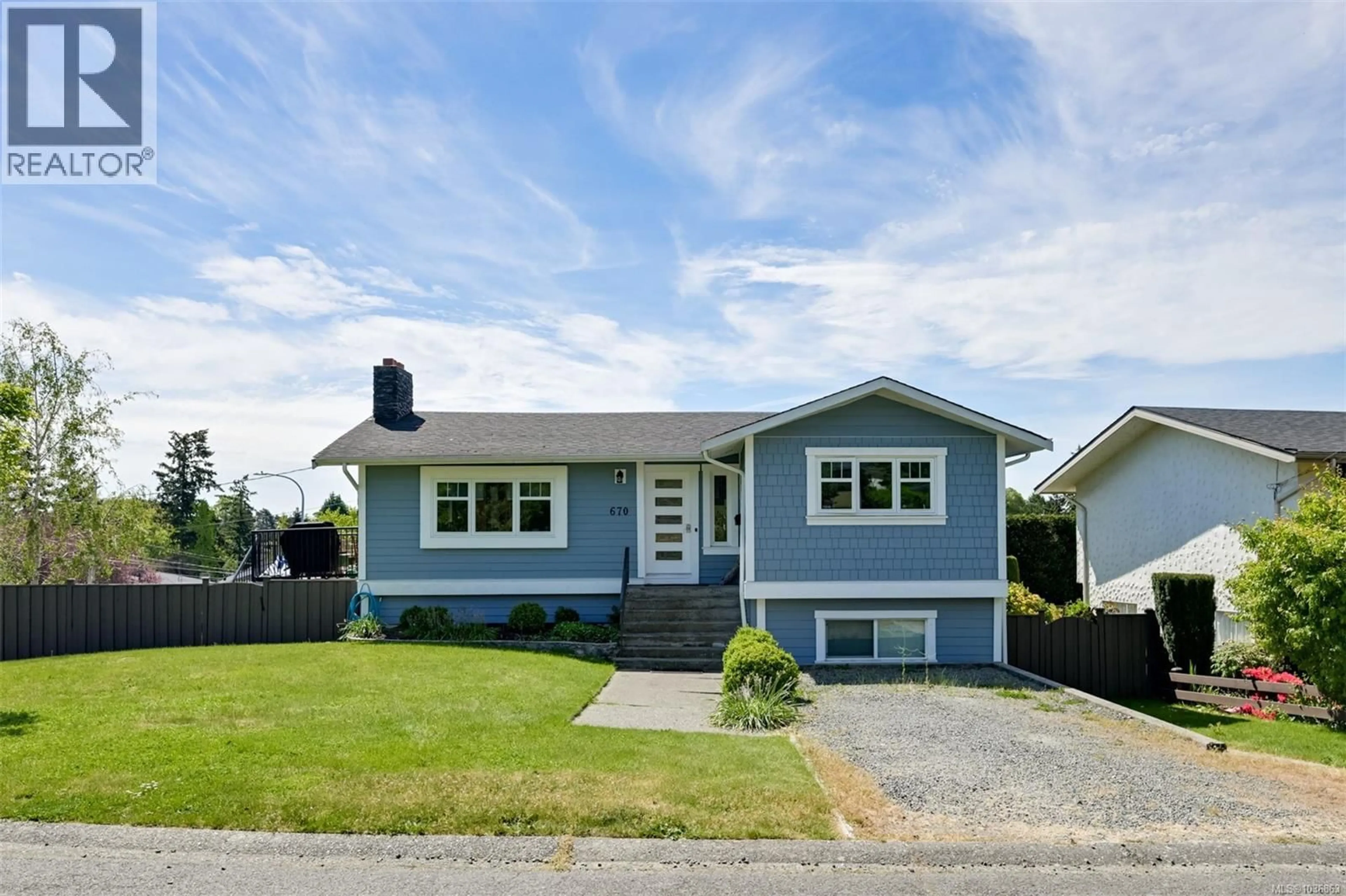 Home with vinyl exterior material, street for 670 POLYANTHUS CRESCENT, Saanich British Columbia V8P4H4