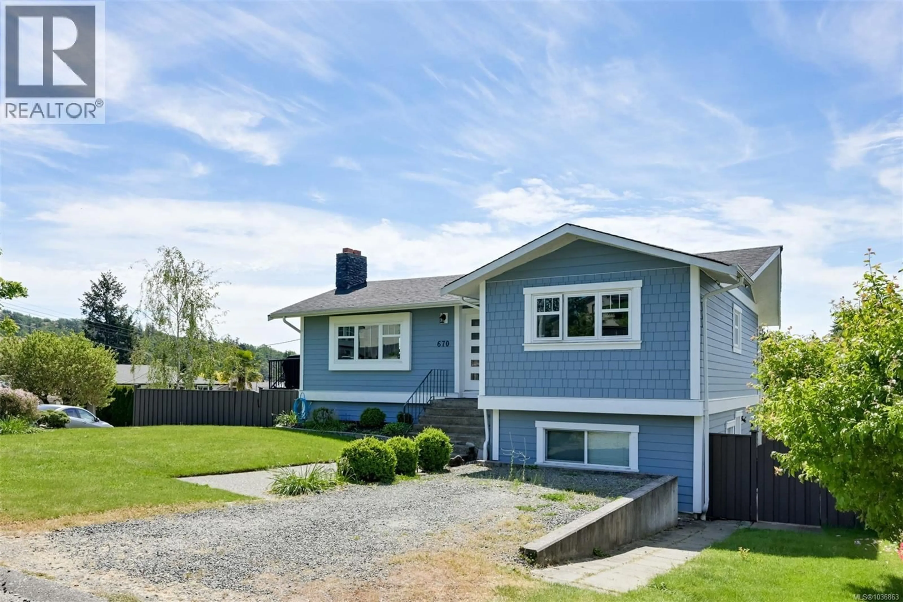 Home with vinyl exterior material, street for 670 POLYANTHUS CRESCENT, Saanich British Columbia V8P4H4