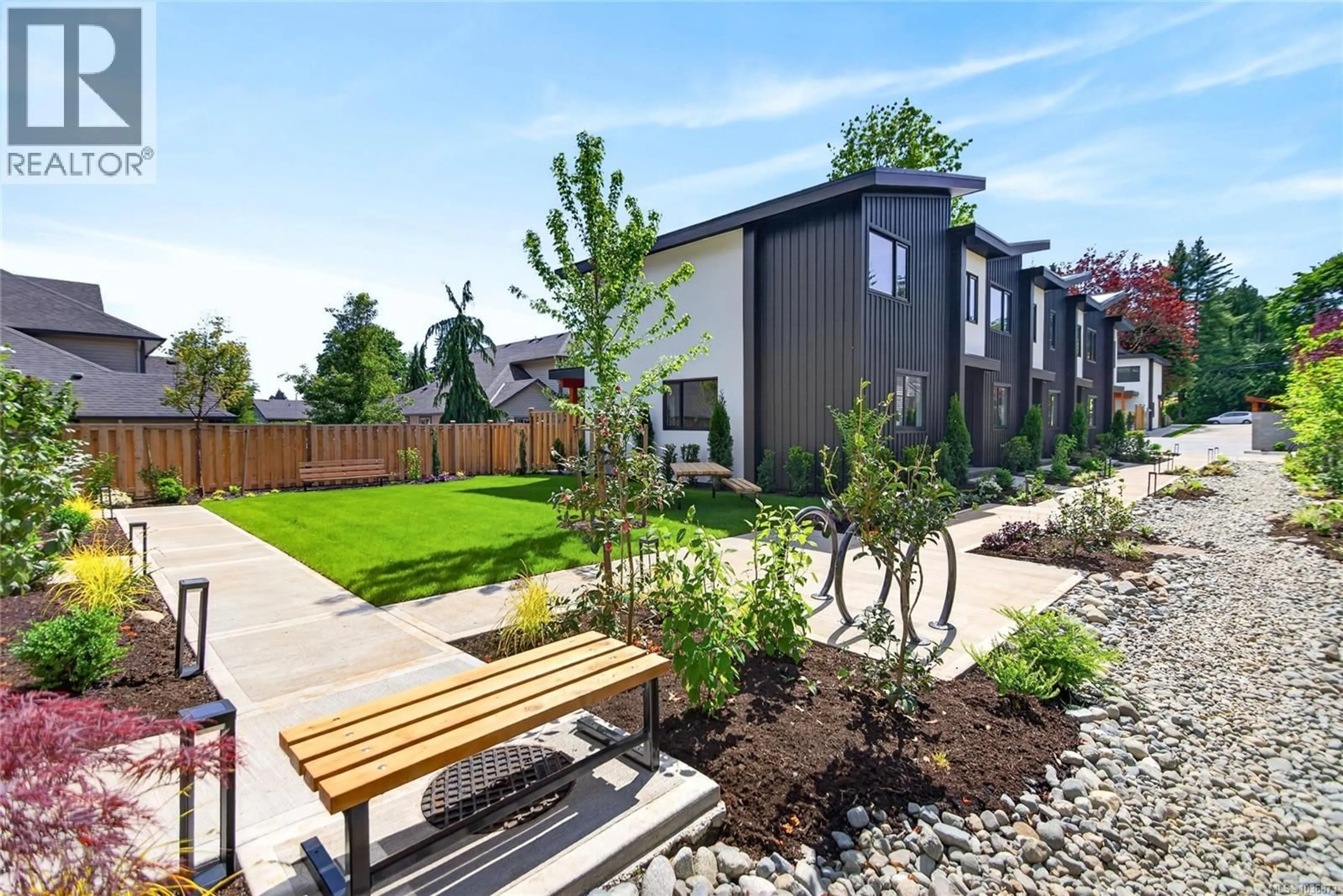 Patio, street for 8 - 1590 PIERCY AVENUE, Courtenay British Columbia V9N3E9