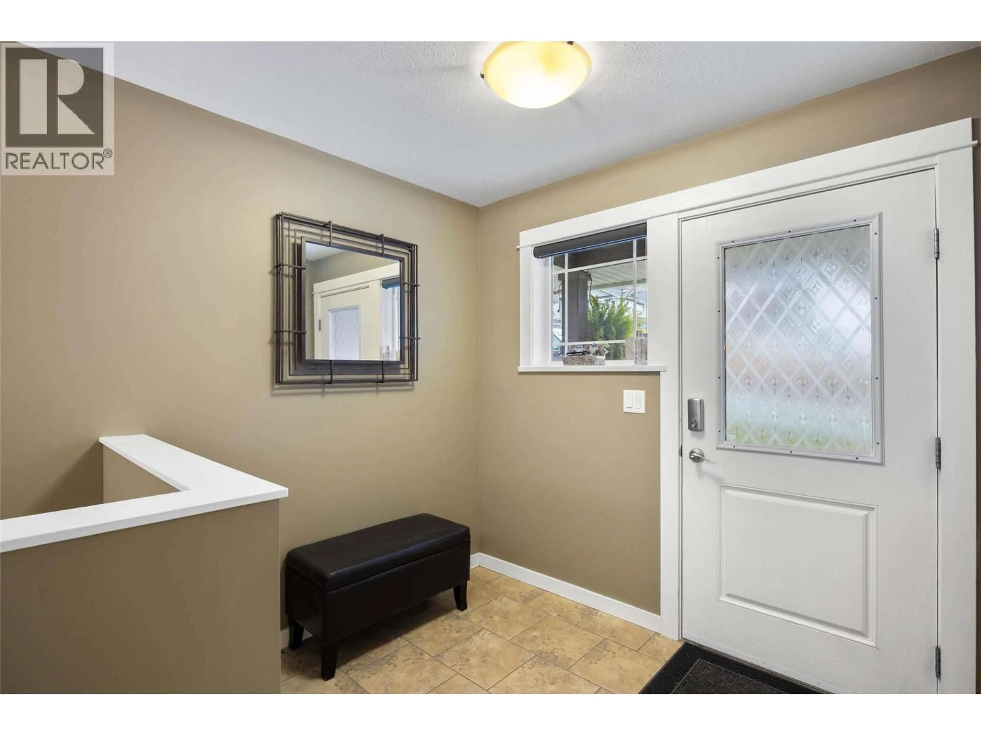Indoor entryway for 13 - 900 STAGECOACH DRIVE, Kamloops British Columbia V2B0B7