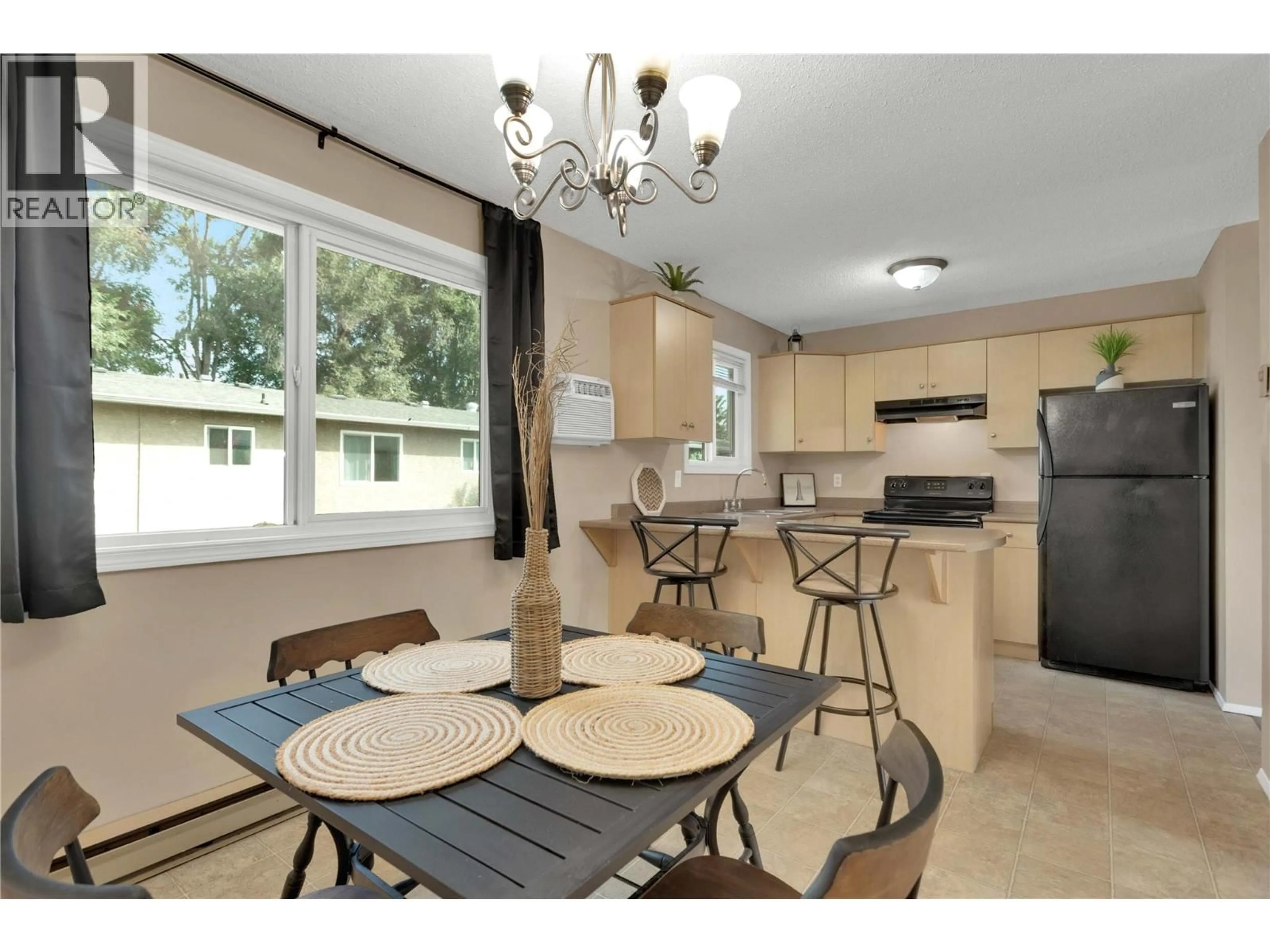 Open concept kitchen, unknown for 588 MCCURDY ROAD, Kelowna British Columbia V1X2P5