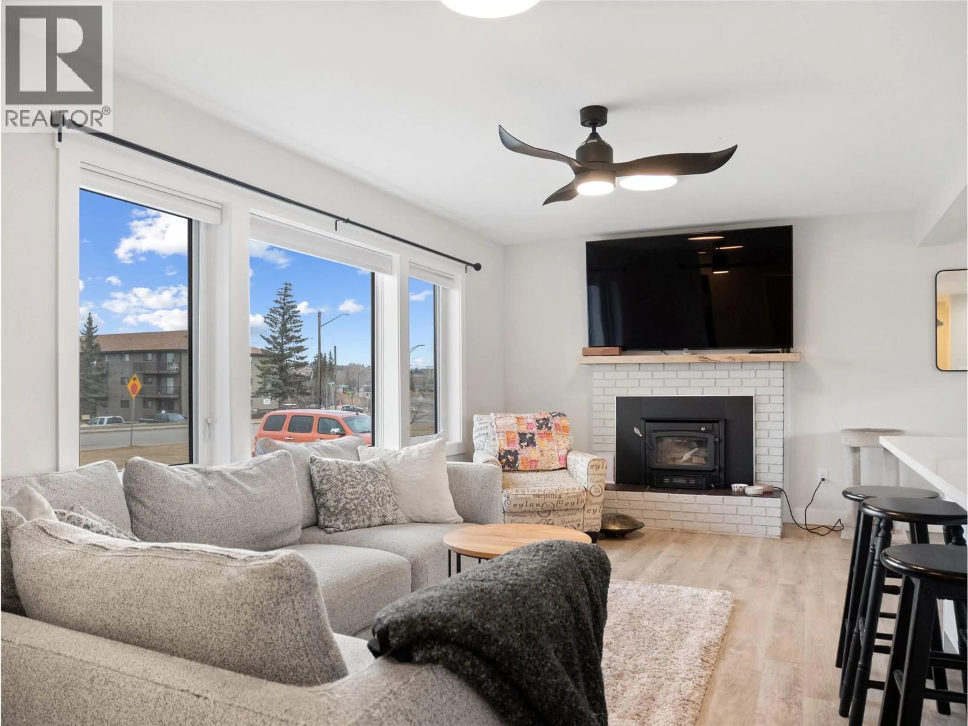 Living room with furniture, unknown for 1309 108 AVENUE, Dawson Creek British Columbia V1G2S9