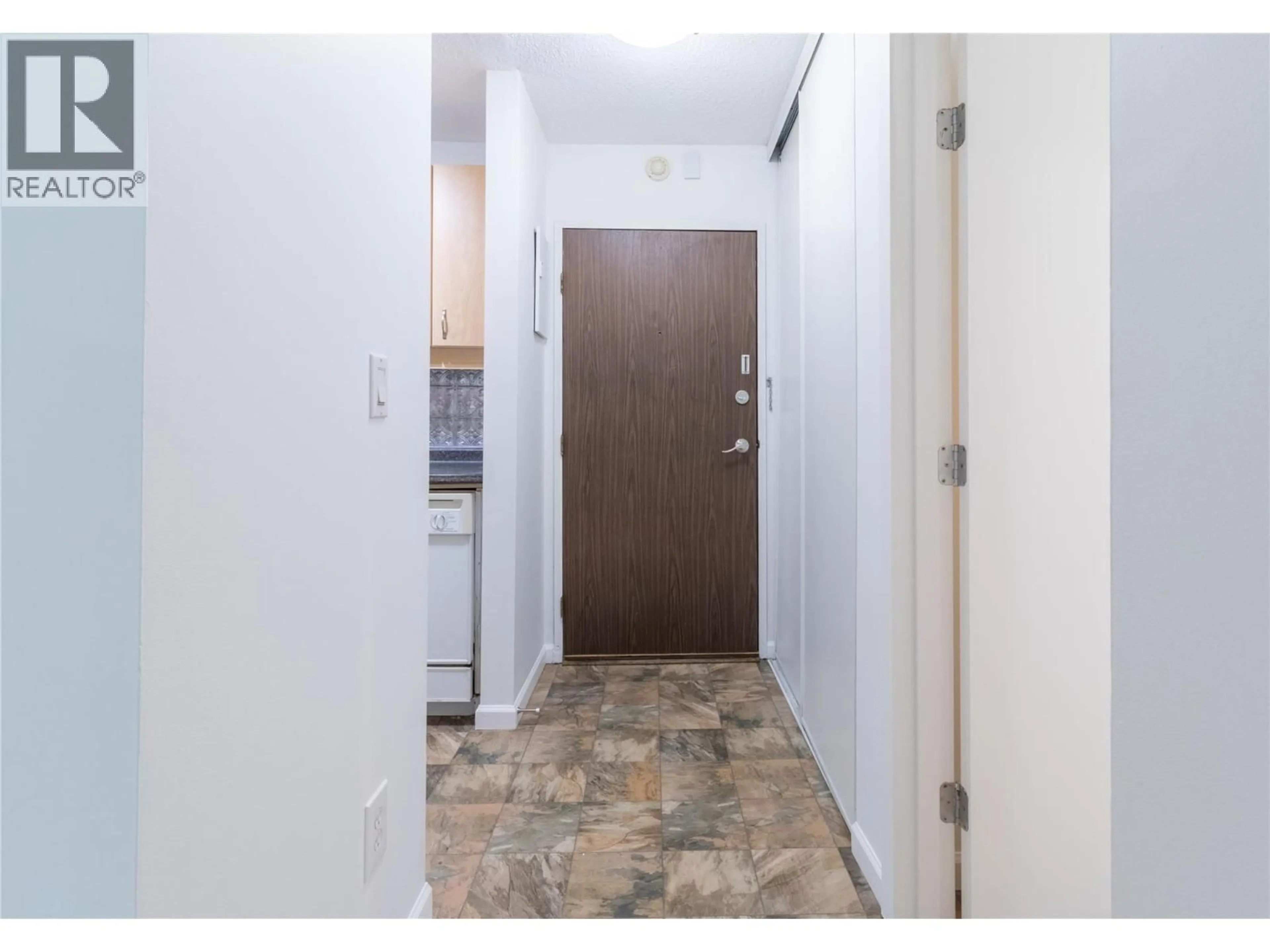 Indoor entryway for 106 - 445 ALL STAR COURT, Kelowna British Columbia V1X5N7