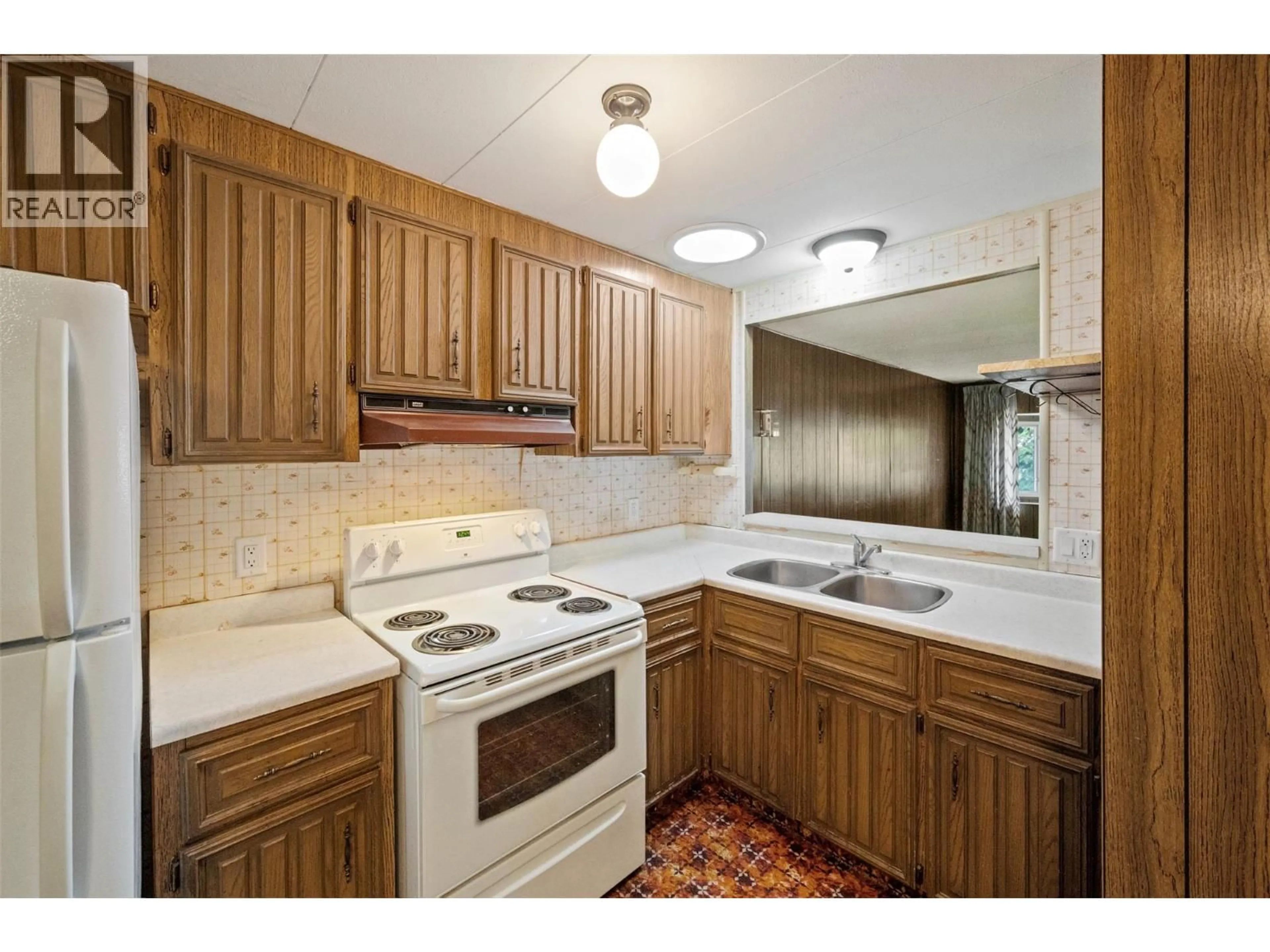 Standard kitchen, unknown for 6 - 8487 HIGHWAY 97 HIGHWAY, Oliver British Columbia V0H1T2