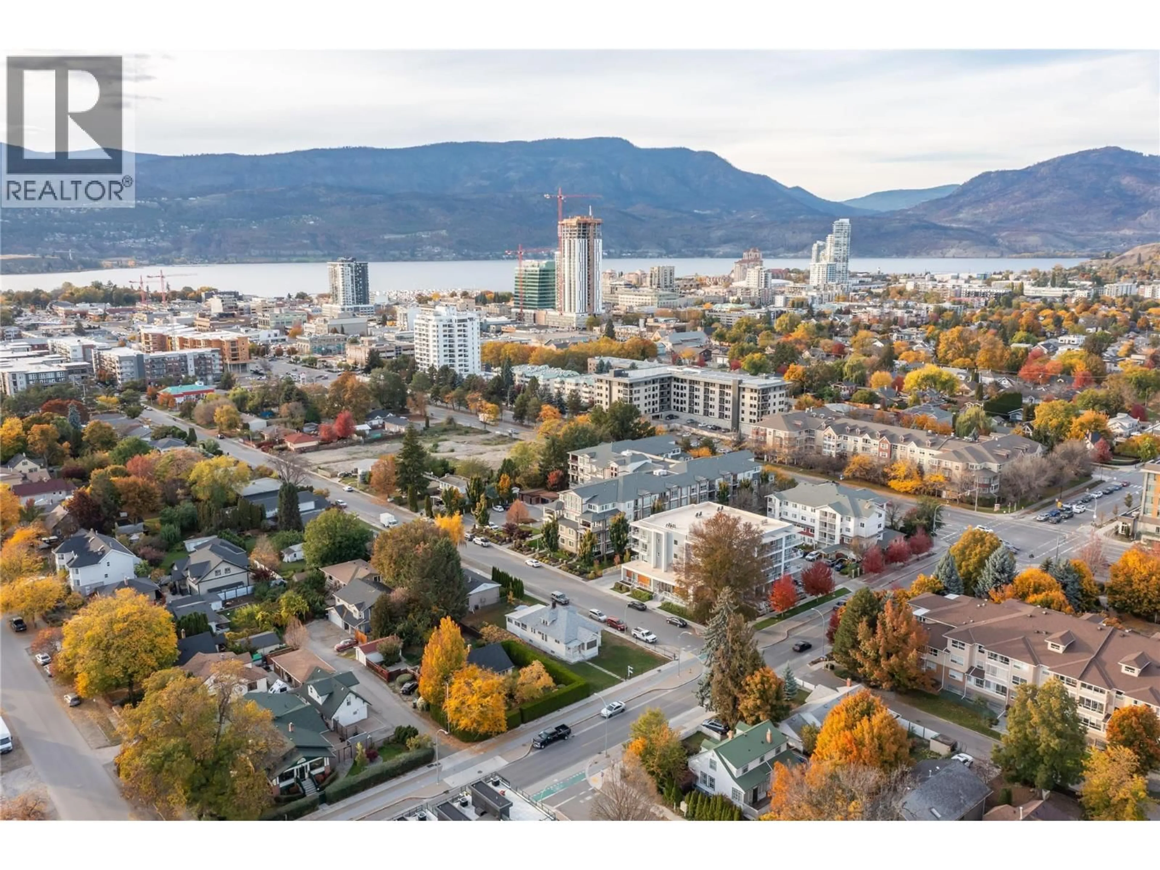 A pic from outside/outdoor area/front of a property/back of a property/a pic from drone, mountain view for 1754 ETHEL STREET, Kelowna British Columbia V1Y2Y9