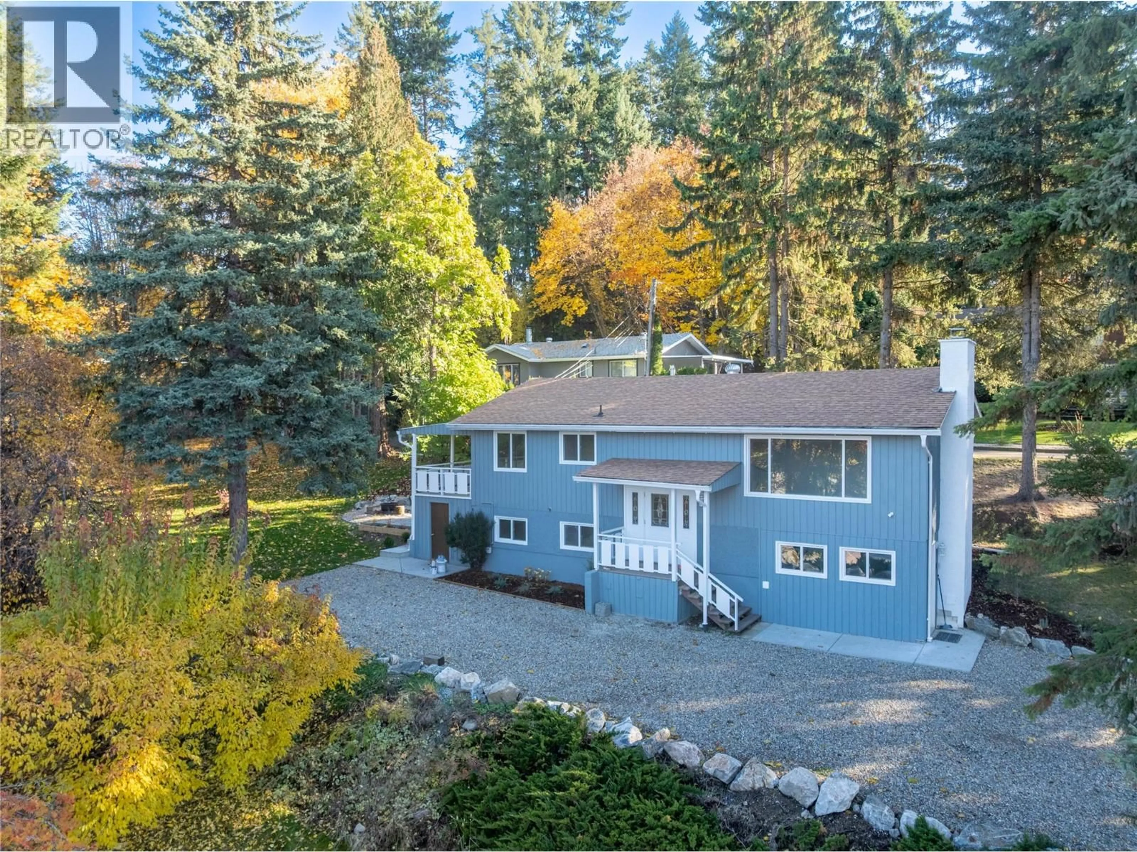 A pic from outside/outdoor area/front of a property/back of a property/a pic from drone, unknown for 800 20TH STREET SOUTHEAST, Salmon Arm British Columbia V1E2J8