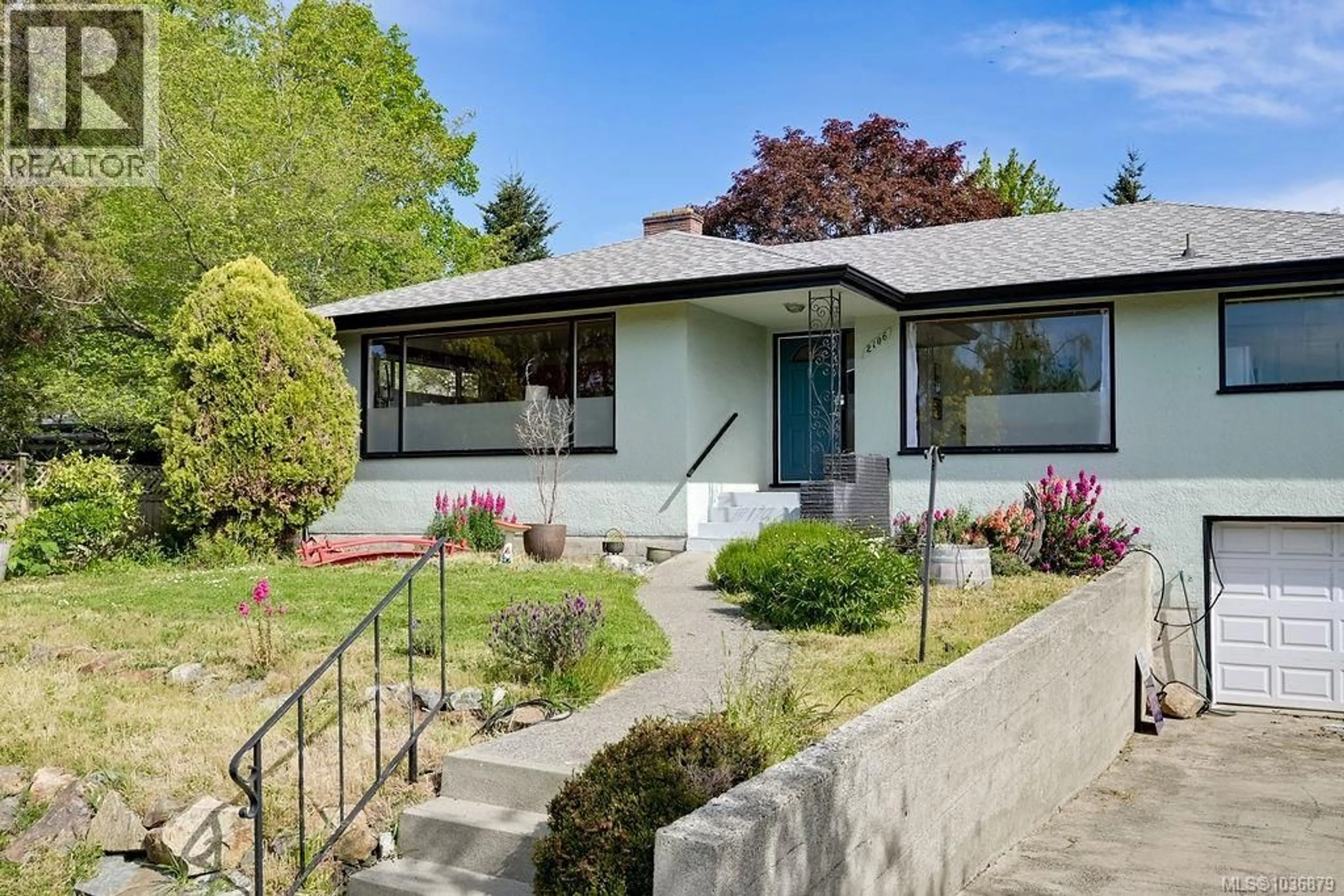 Home with vinyl exterior material, street for 2106 NEIL STREET, Oak Bay British Columbia V8R3E4