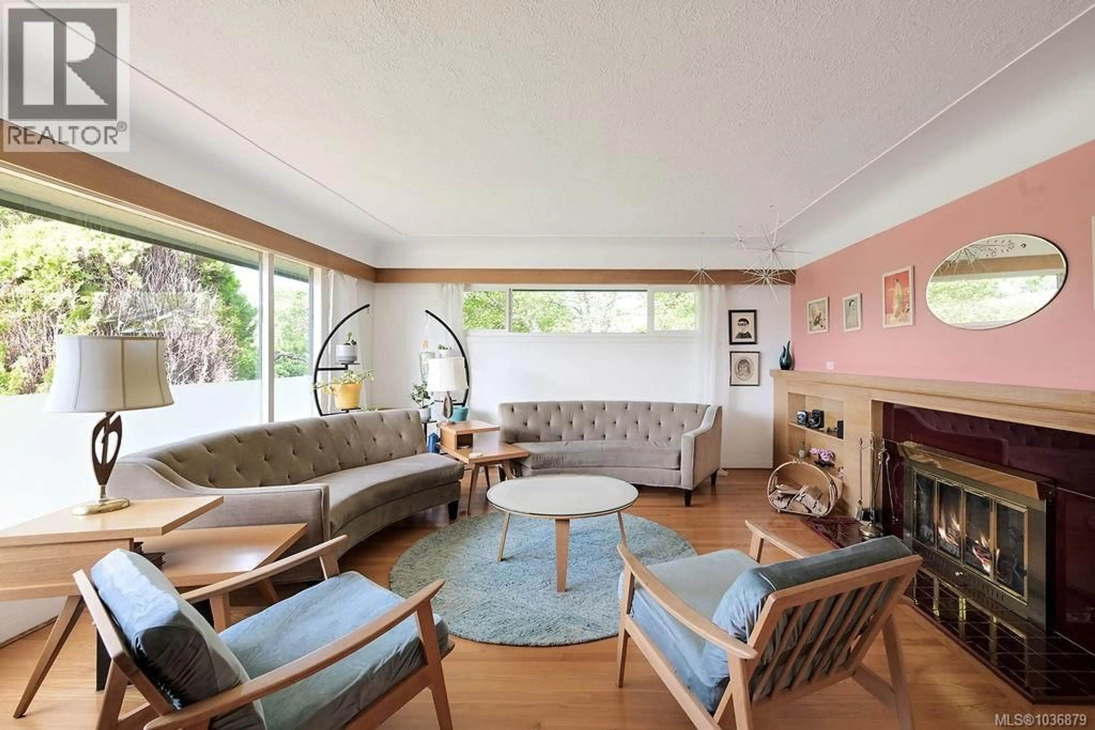Living room with furniture, unknown for 2106 NEIL STREET, Oak Bay British Columbia V8R3E4