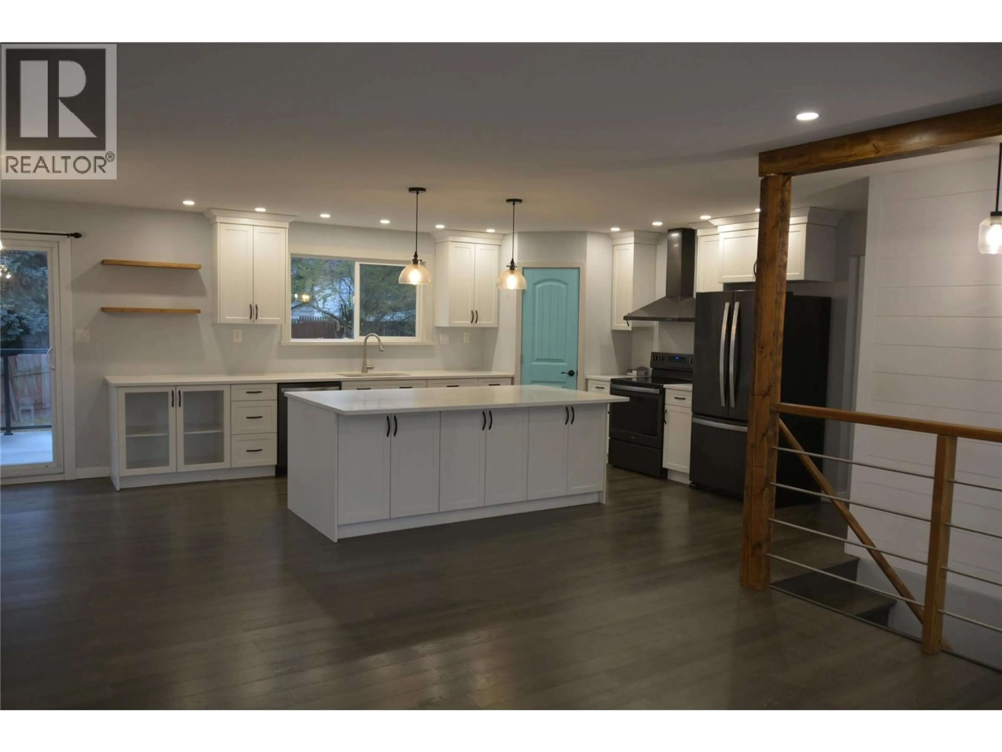 Open concept kitchen, unknown for 1575 HILLCREST PLACE, Kamloops British Columbia V2B7P9