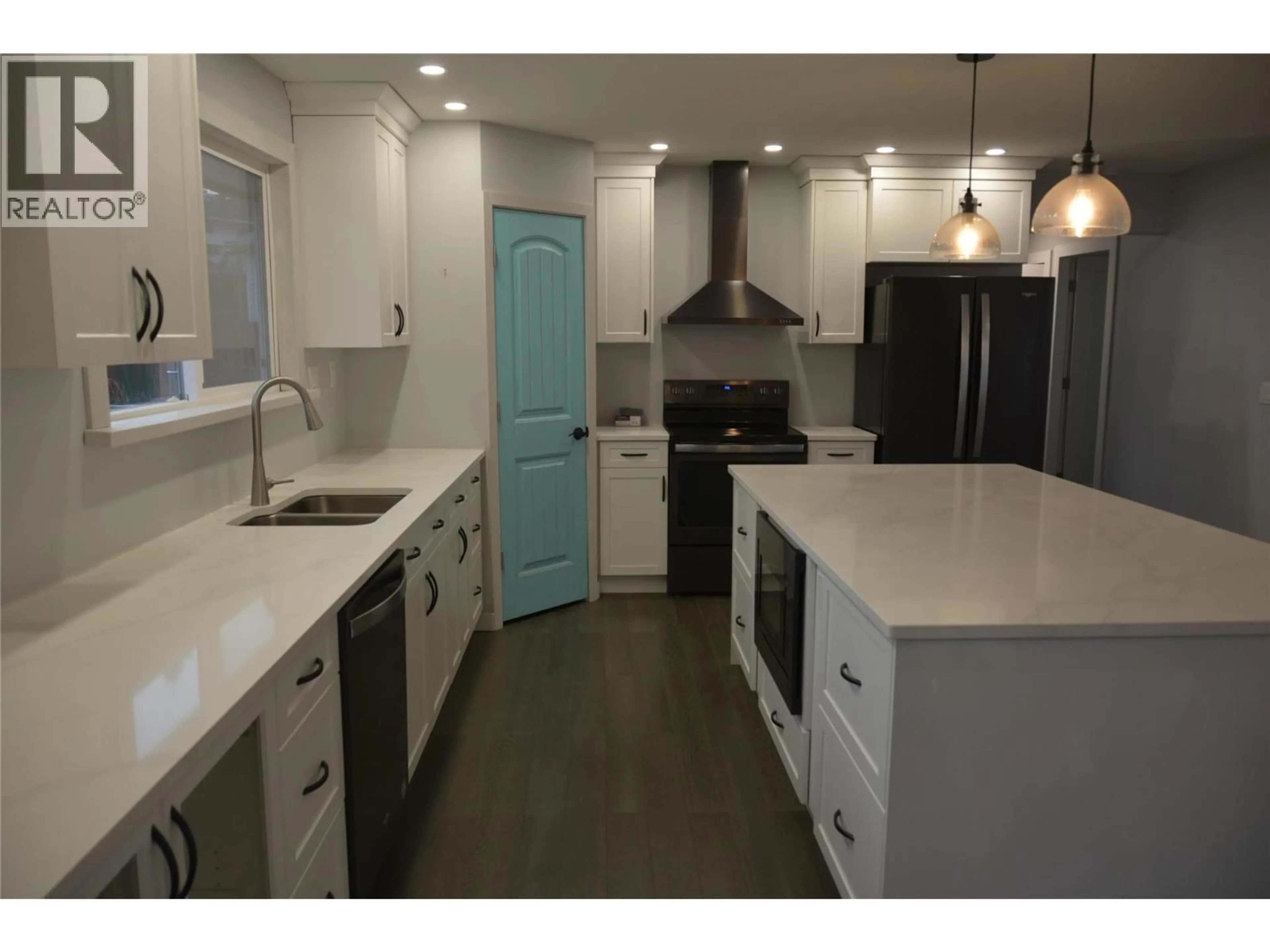 Open concept kitchen, unknown for 1575 HILLCREST PLACE, Kamloops British Columbia V2B7P9