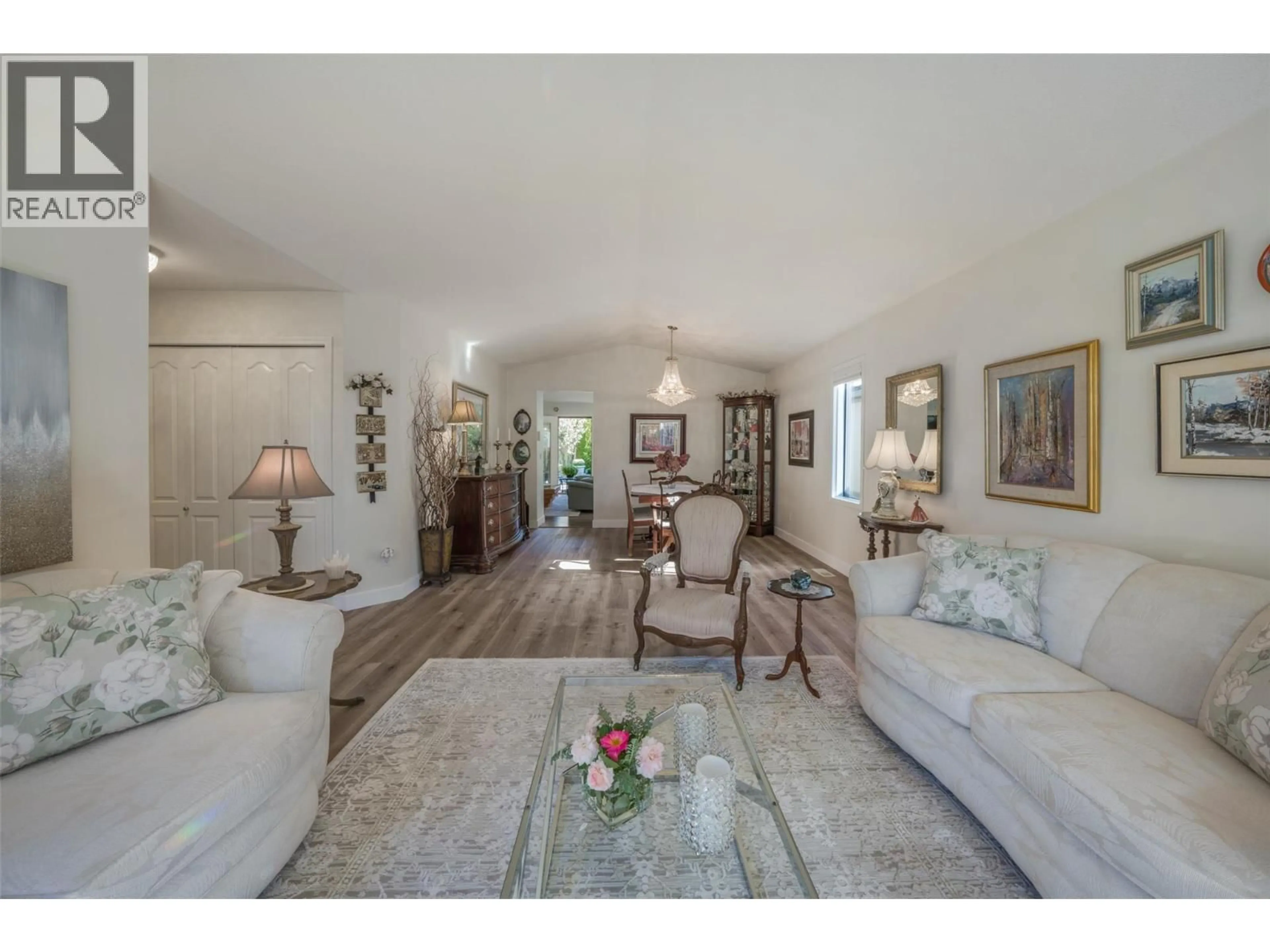 Living room with furniture, unknown for 165 - 1201 CAMERON AVENUE, Kelowna British Columbia V1Y9H9