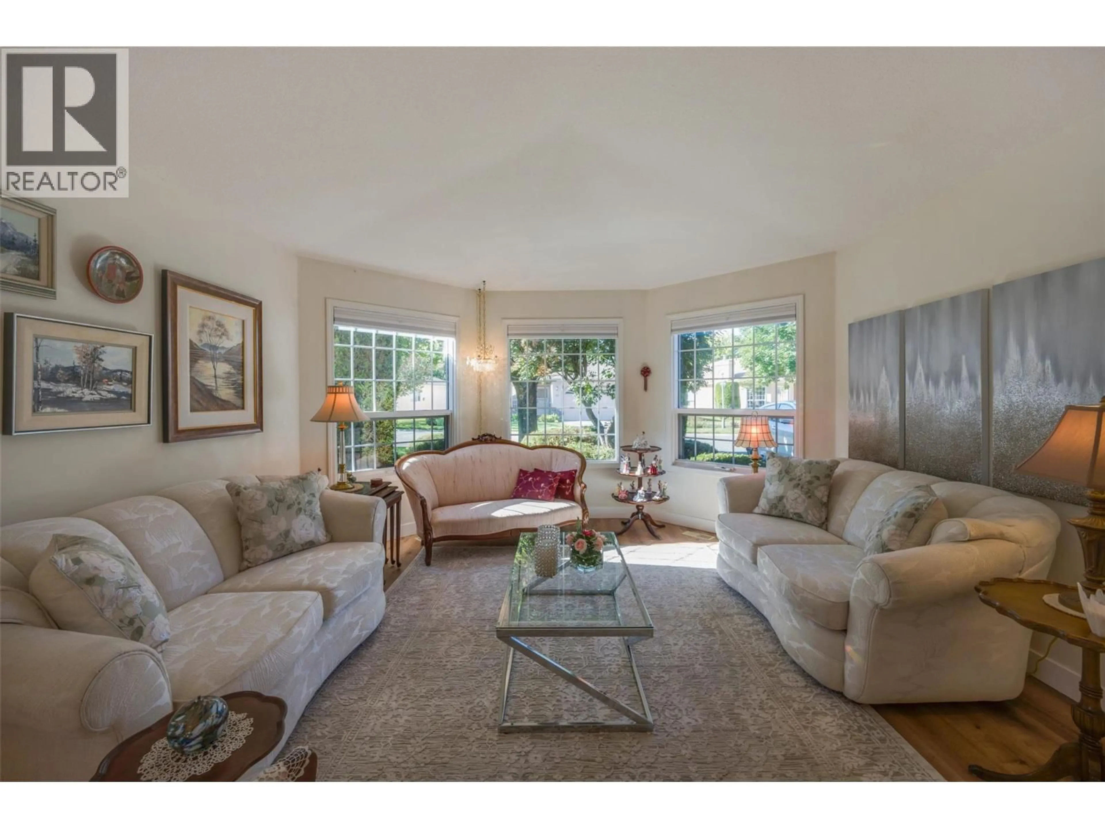 Living room with furniture, unknown for 165 - 1201 CAMERON AVENUE, Kelowna British Columbia V1Y9H9