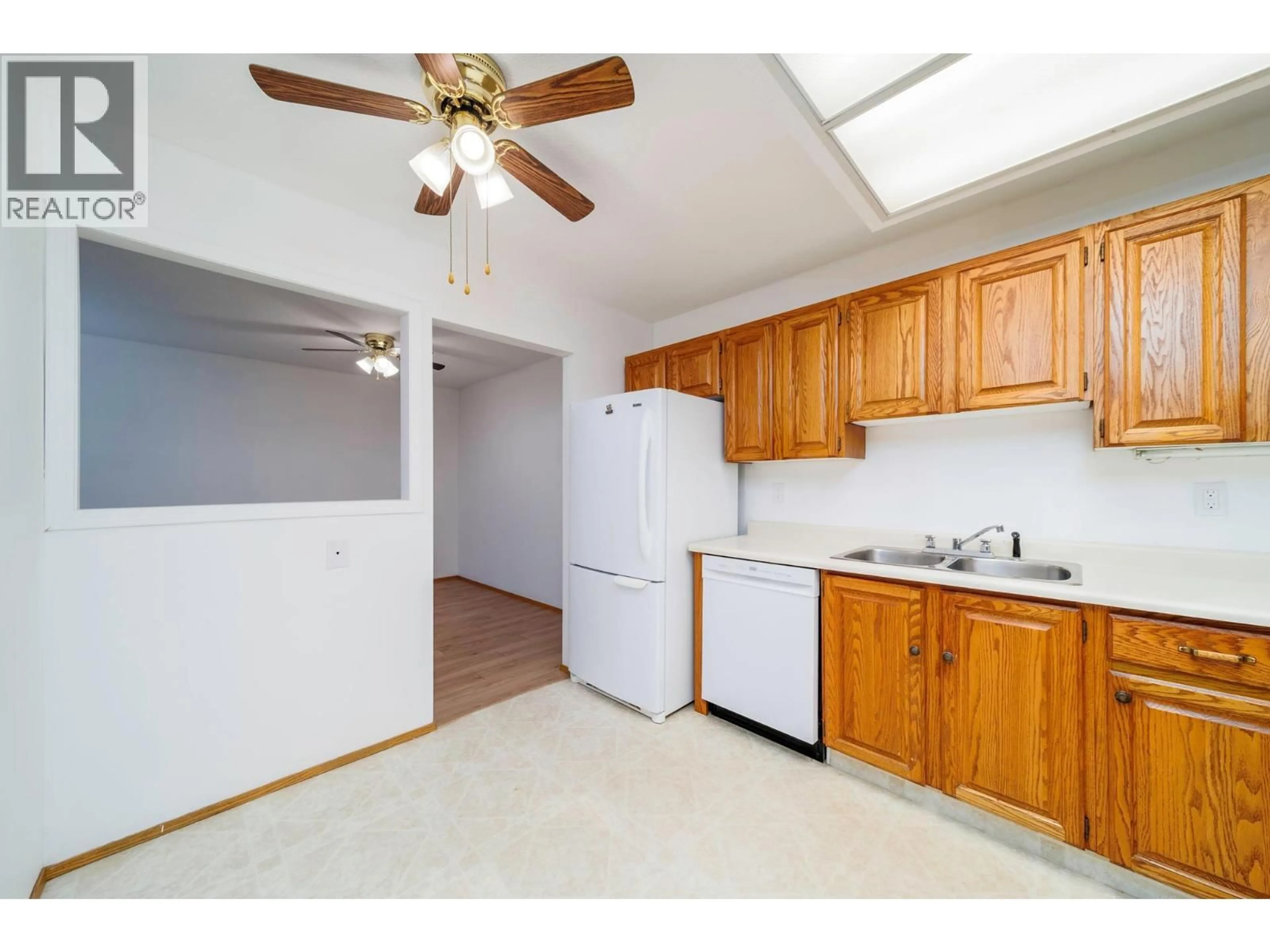 Standard kitchen, unknown for 101 - 1055 GLENWOOD AVENUE, Kelowna British Columbia V1Y5M8