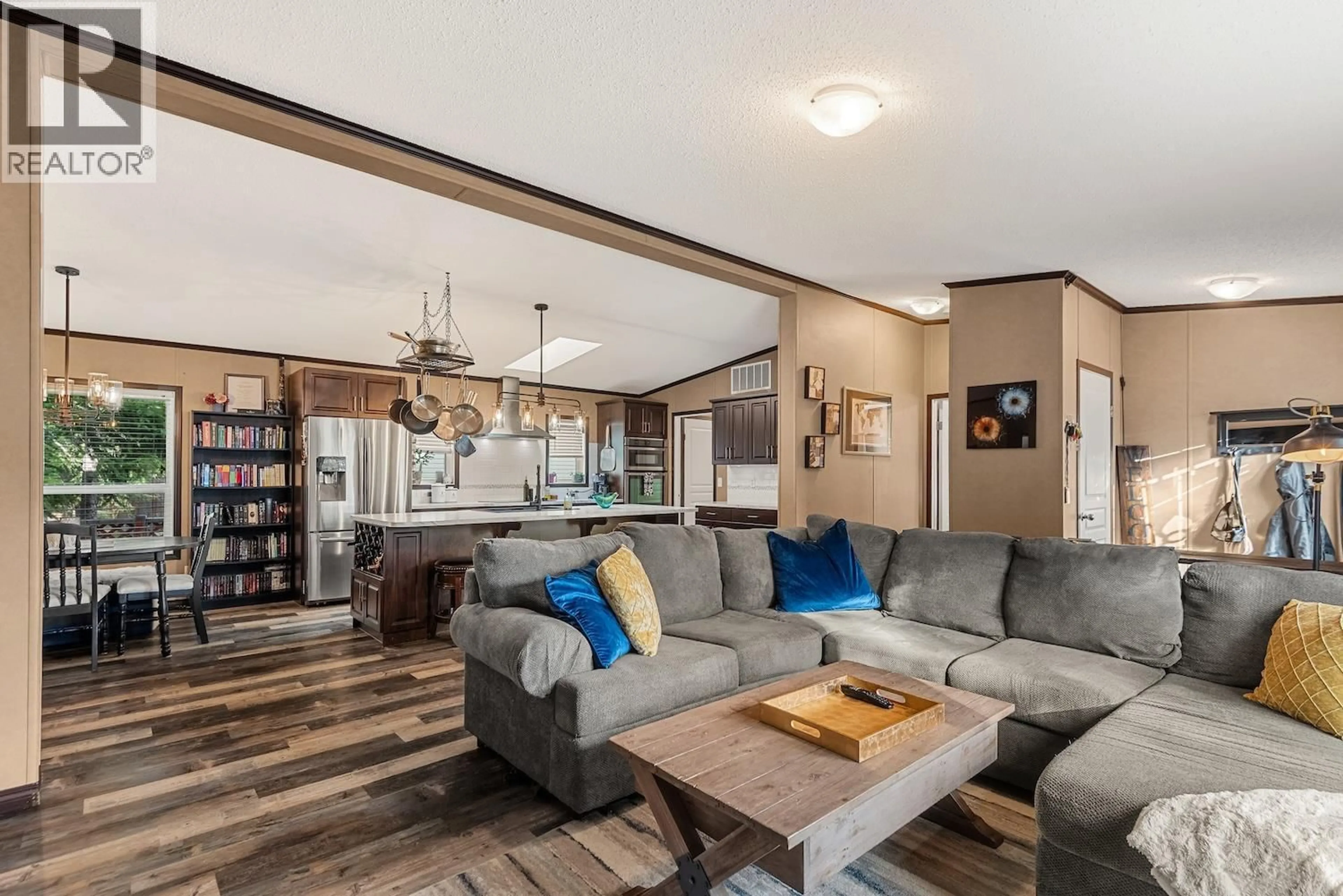 Living room with furniture, unknown for 13 DARBY CRESCENT, Elkford British Columbia v0b1h0