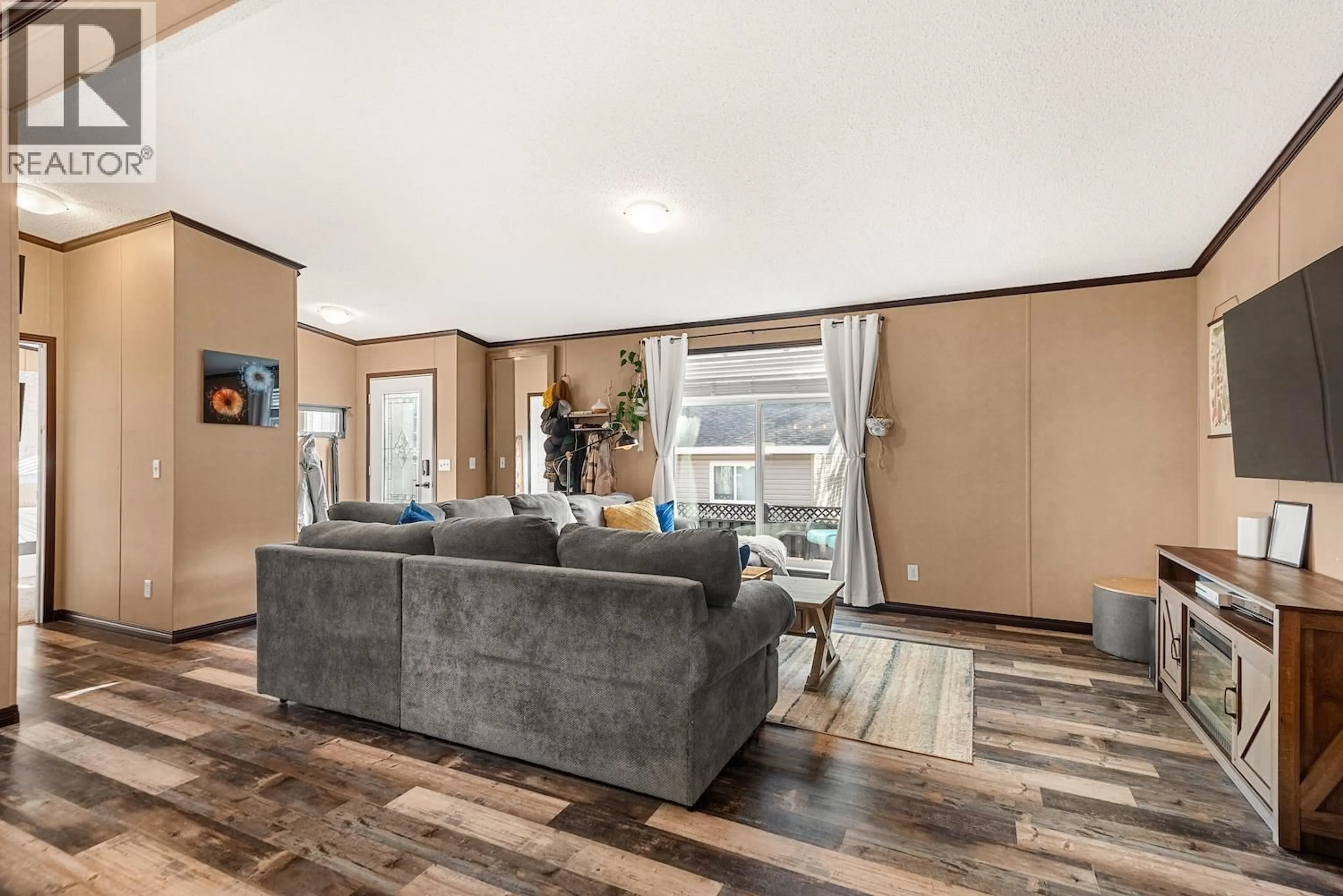 Living room with furniture, unknown for 13 DARBY CRESCENT, Elkford British Columbia v0b1h0