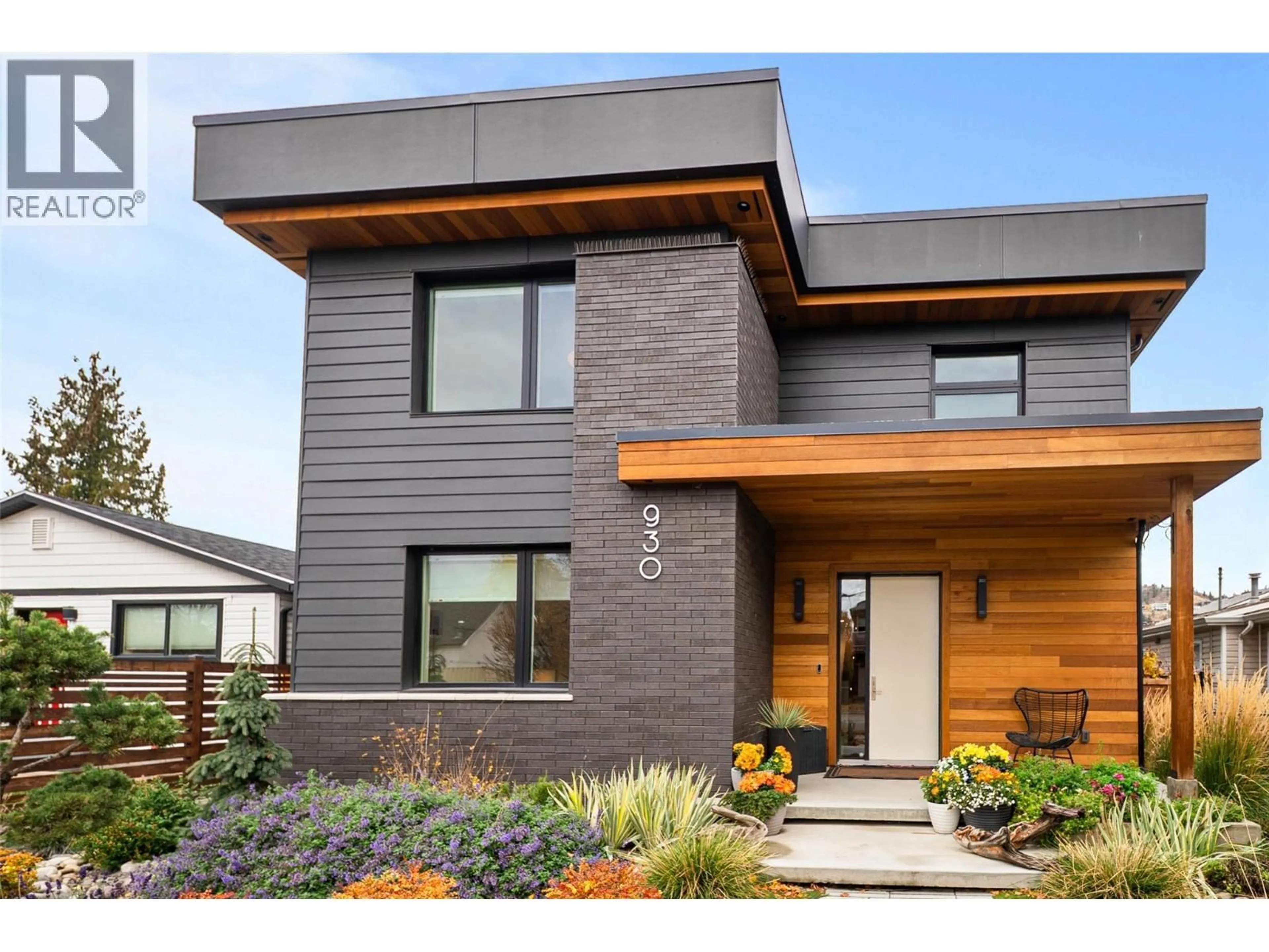 Home with brick exterior material, street for 930 CAWSTON AVENUE, Kelowna British Columbia V1Y6Z8