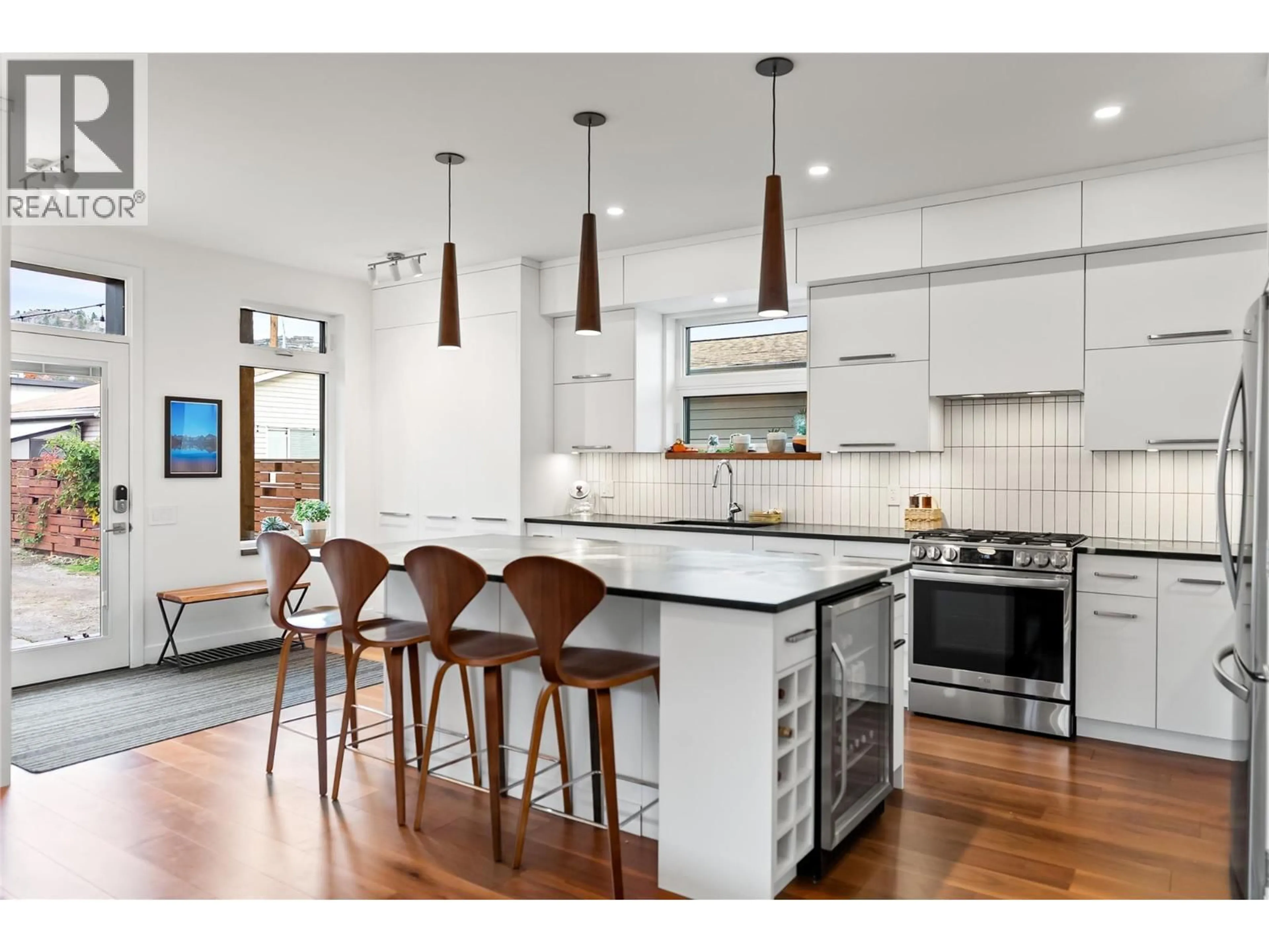 Open concept kitchen, unknown for 930 CAWSTON AVENUE, Kelowna British Columbia V1Y6Z8