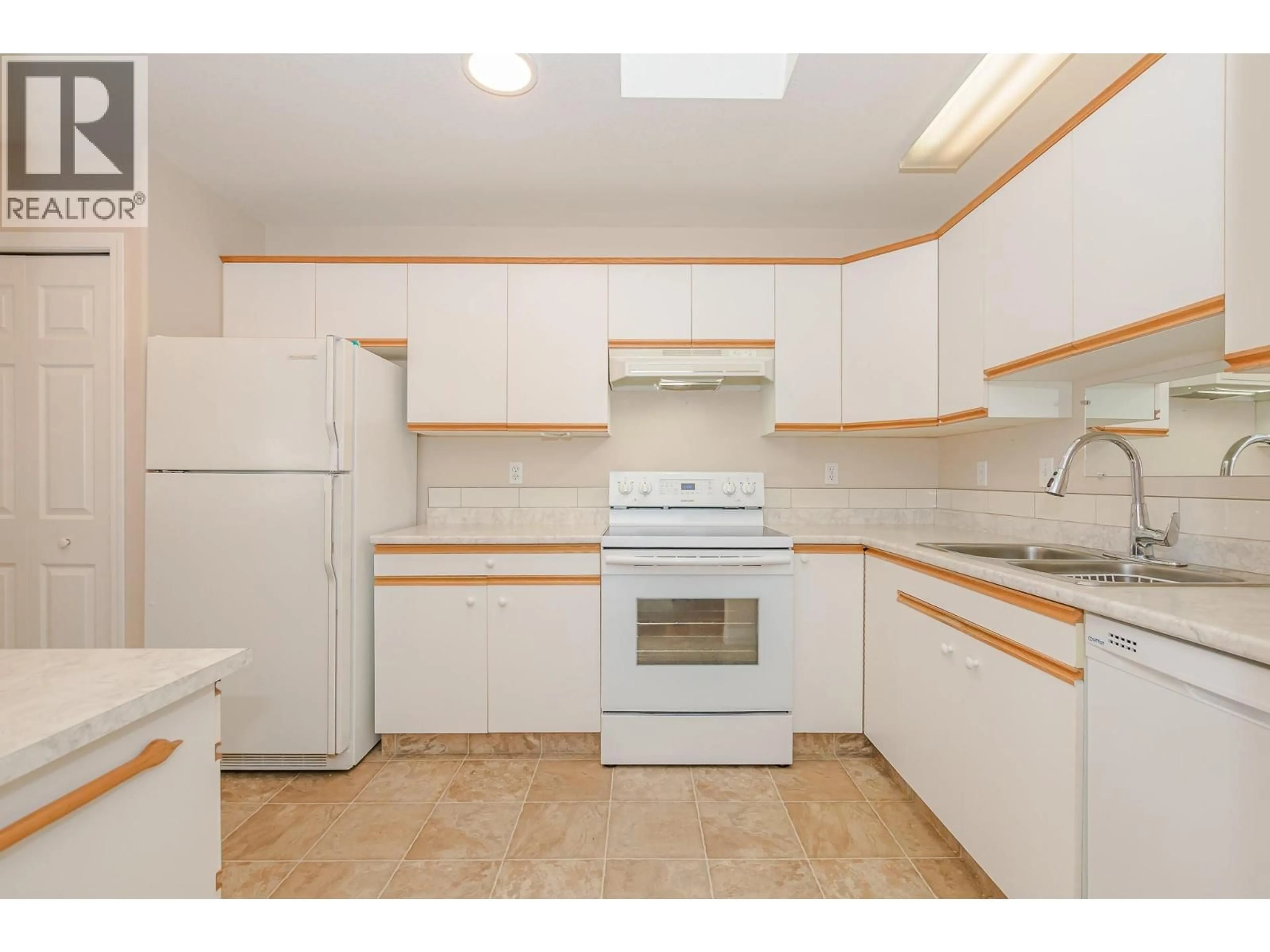 Standard kitchen, unknown for 47 - 111 HARBOURFRONT DRIVE NORTHWEST, Salmon Arm British Columbia V1E1A3