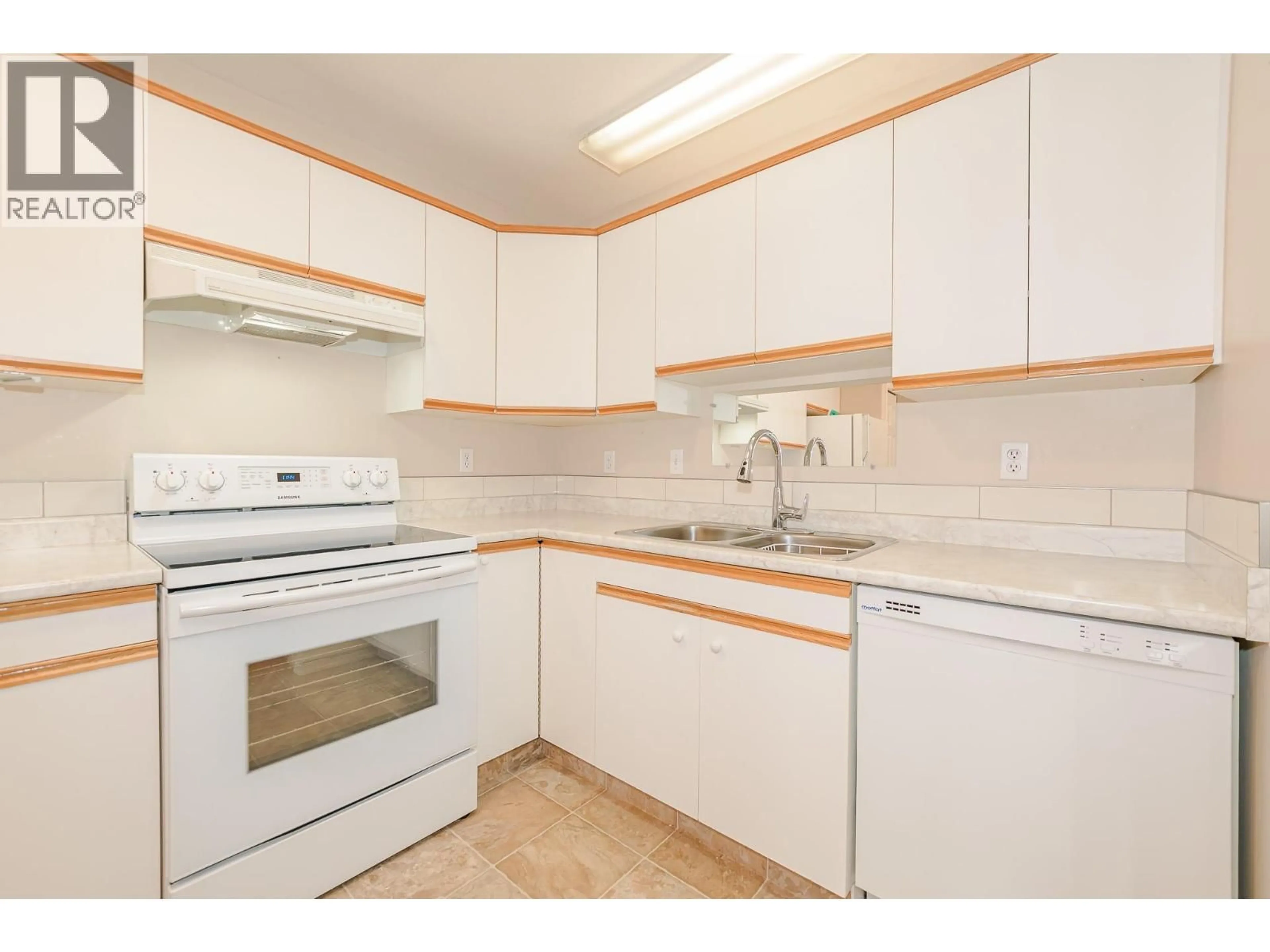 Standard kitchen, unknown for 47 - 111 HARBOURFRONT DRIVE NORTHWEST, Salmon Arm British Columbia V1E1A3